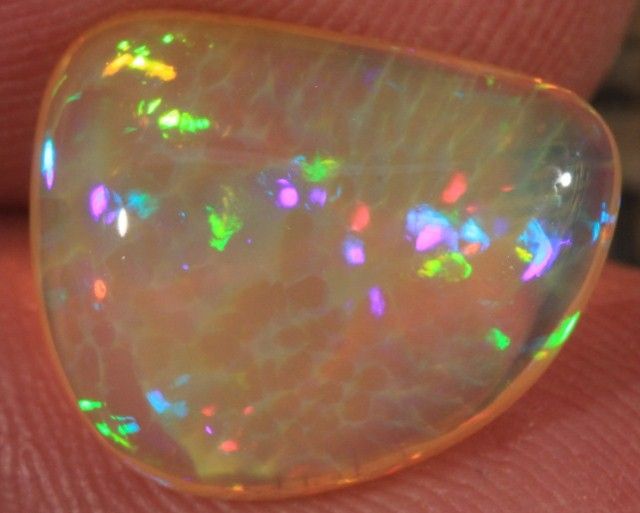 Colgante cabeza de tigre en oro amarillo de 18K