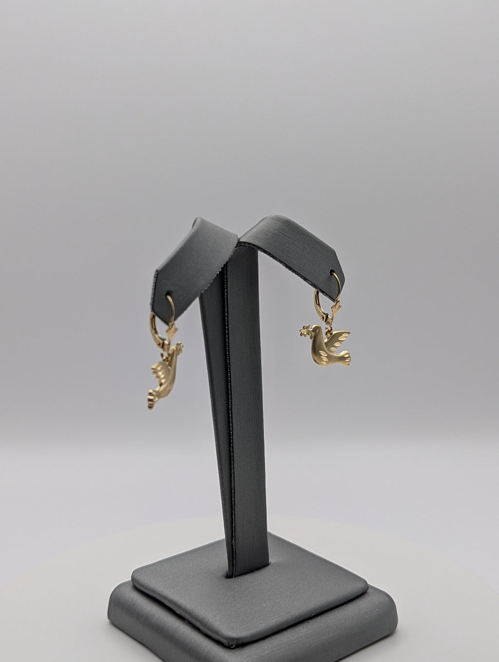 Pendientes Paloma de Oro Amarillo de 14K con Corte Diamantado