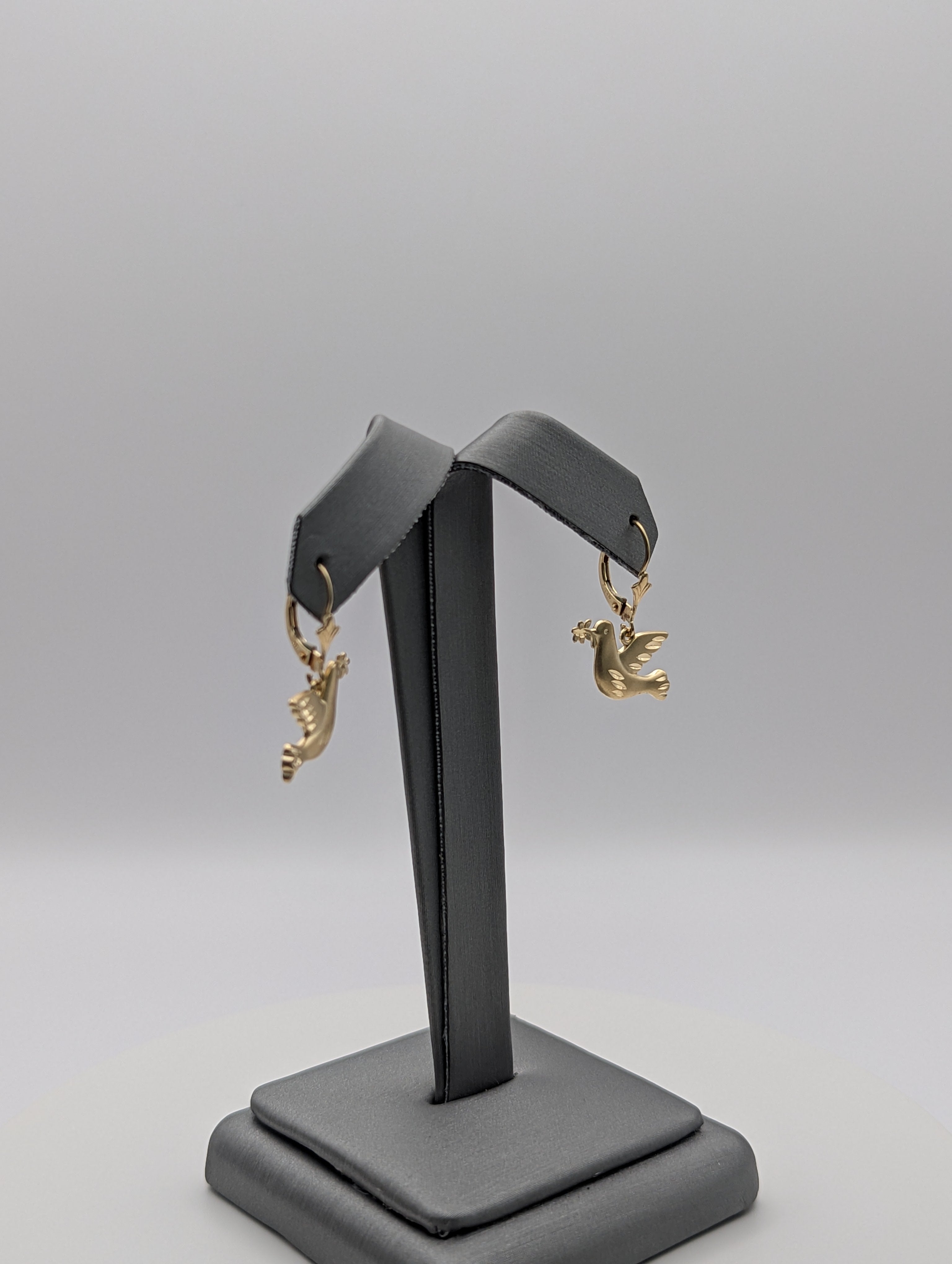 Pendientes Paloma de Oro Amarillo de 14K con Corte Diamantado