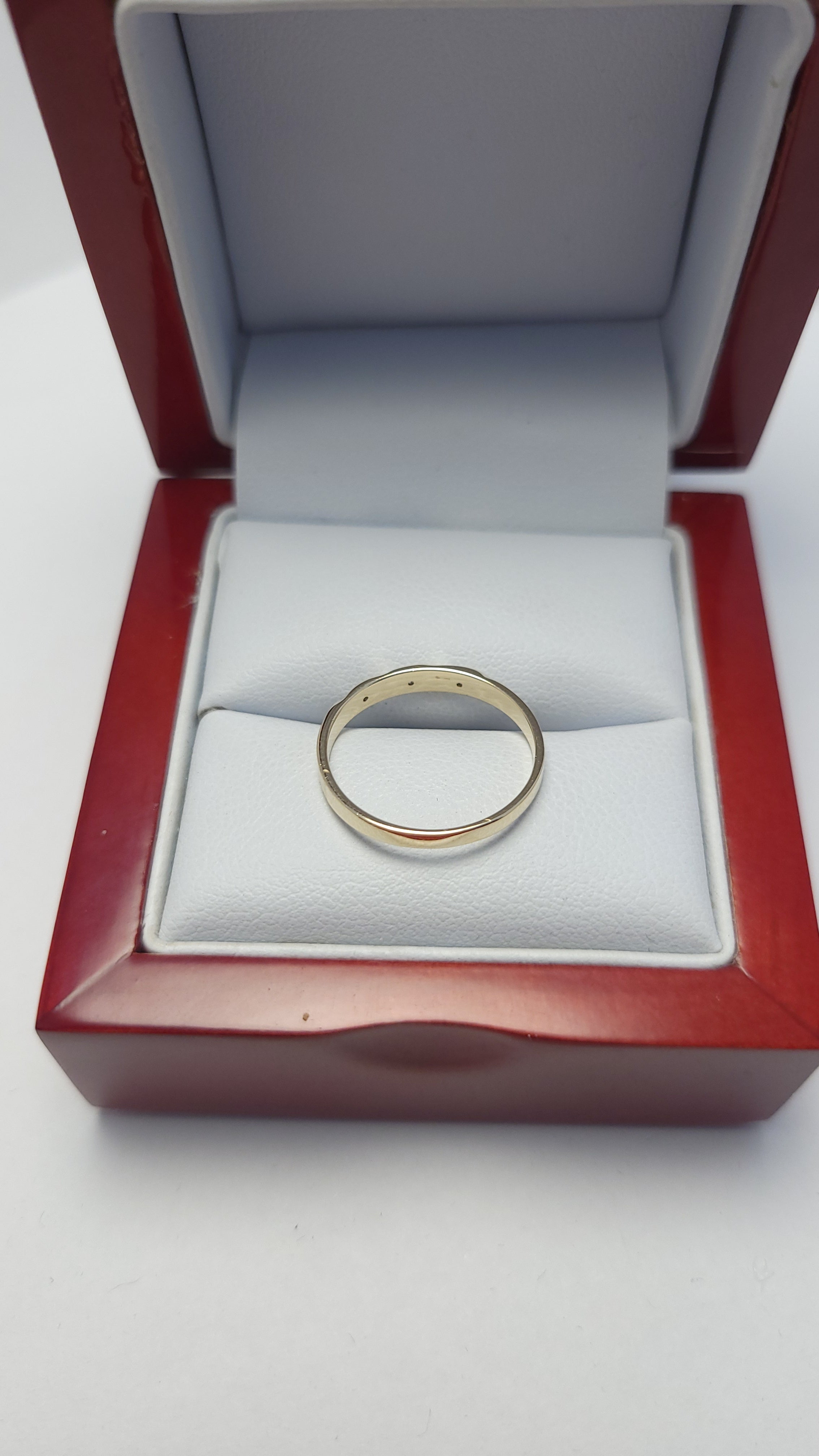 10K YG Diamond Band