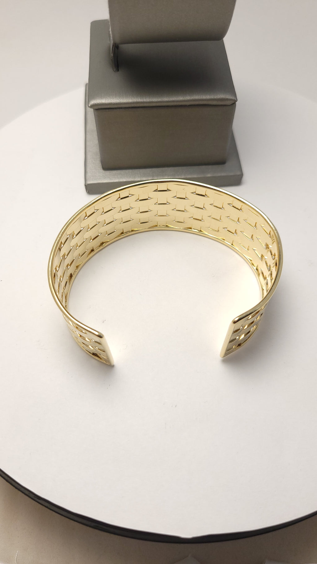 Brazalete tejido de oro amarillo de 14 quilates