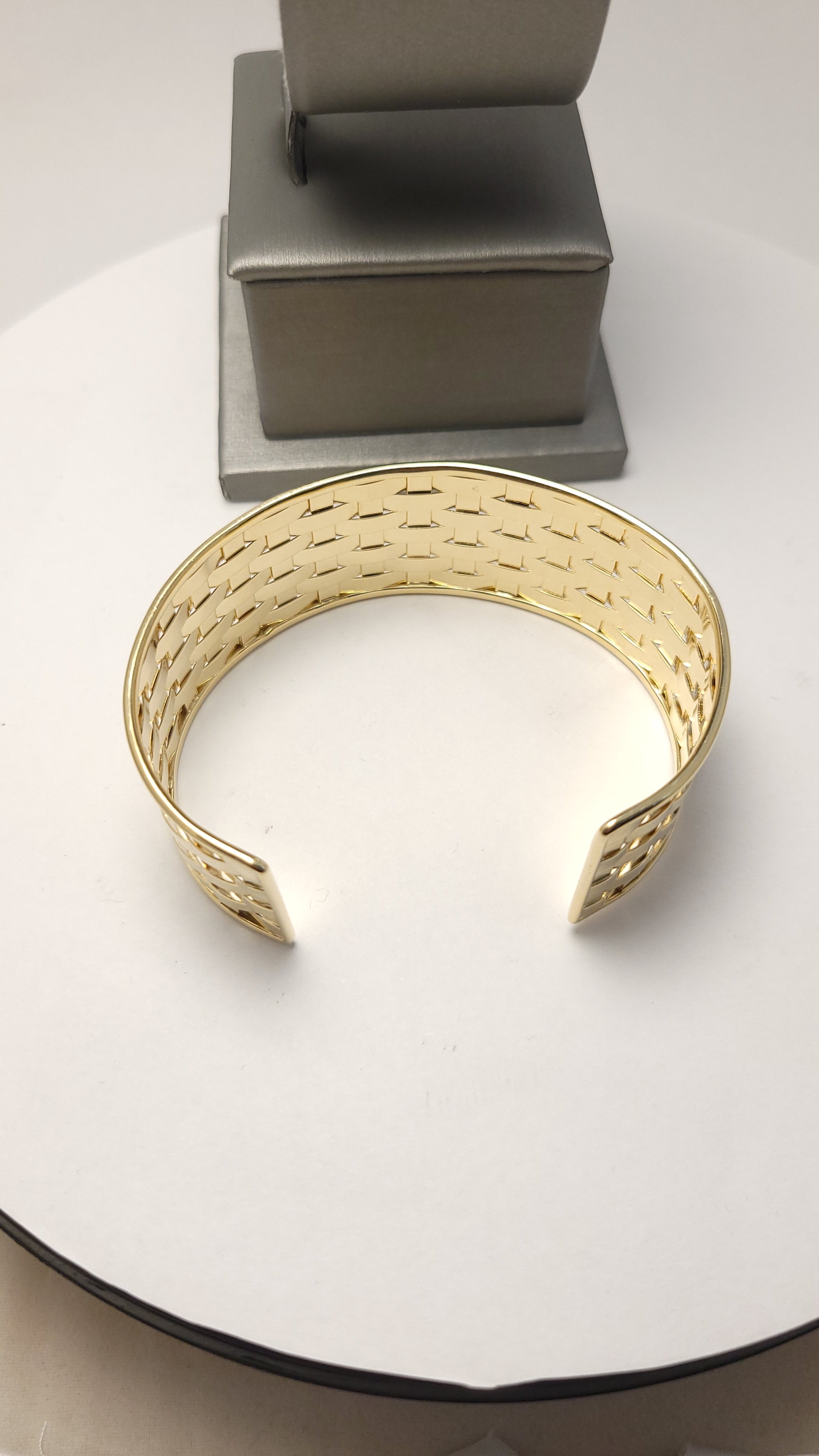 14K YG Woven Bangle