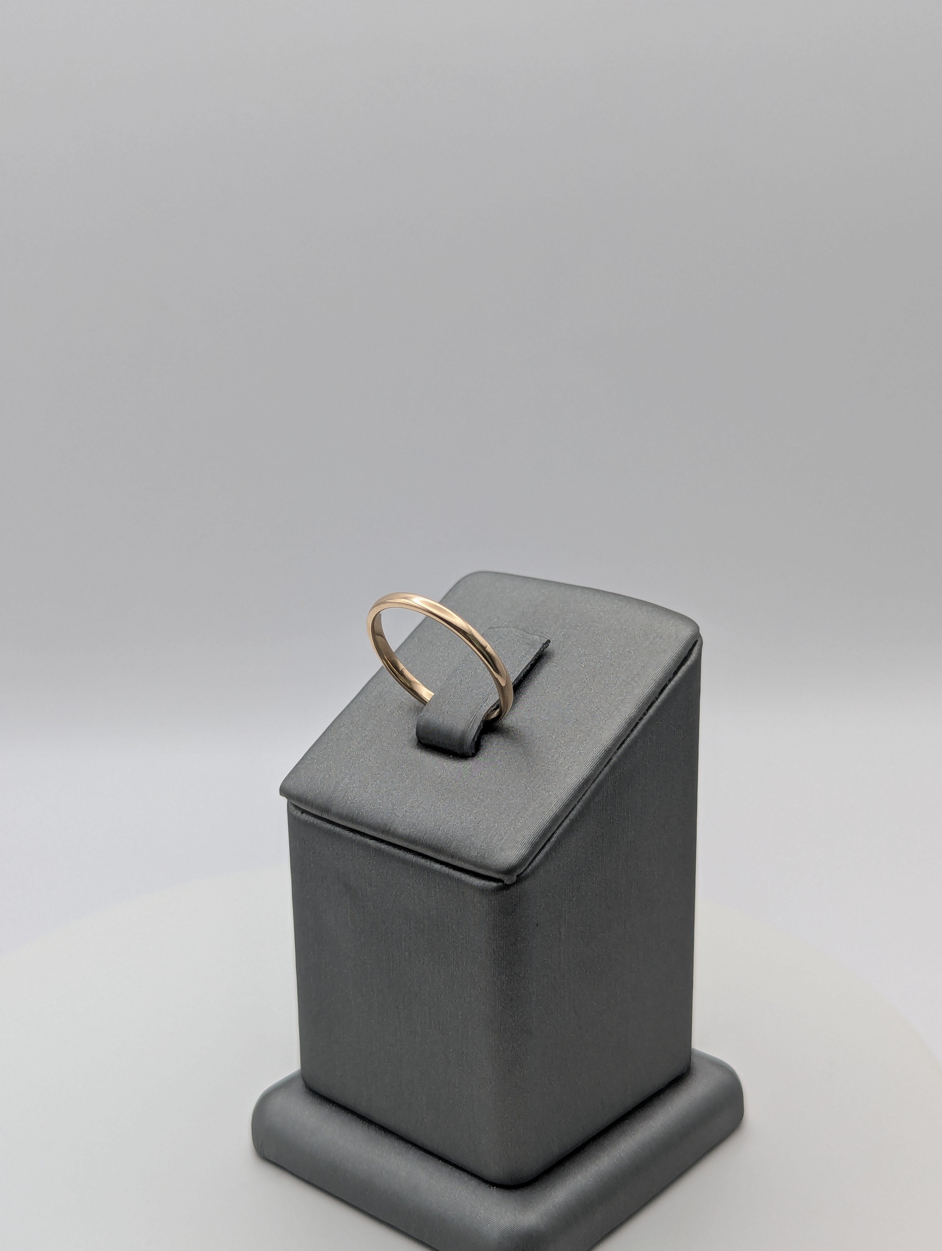 14K YG Wedding Band