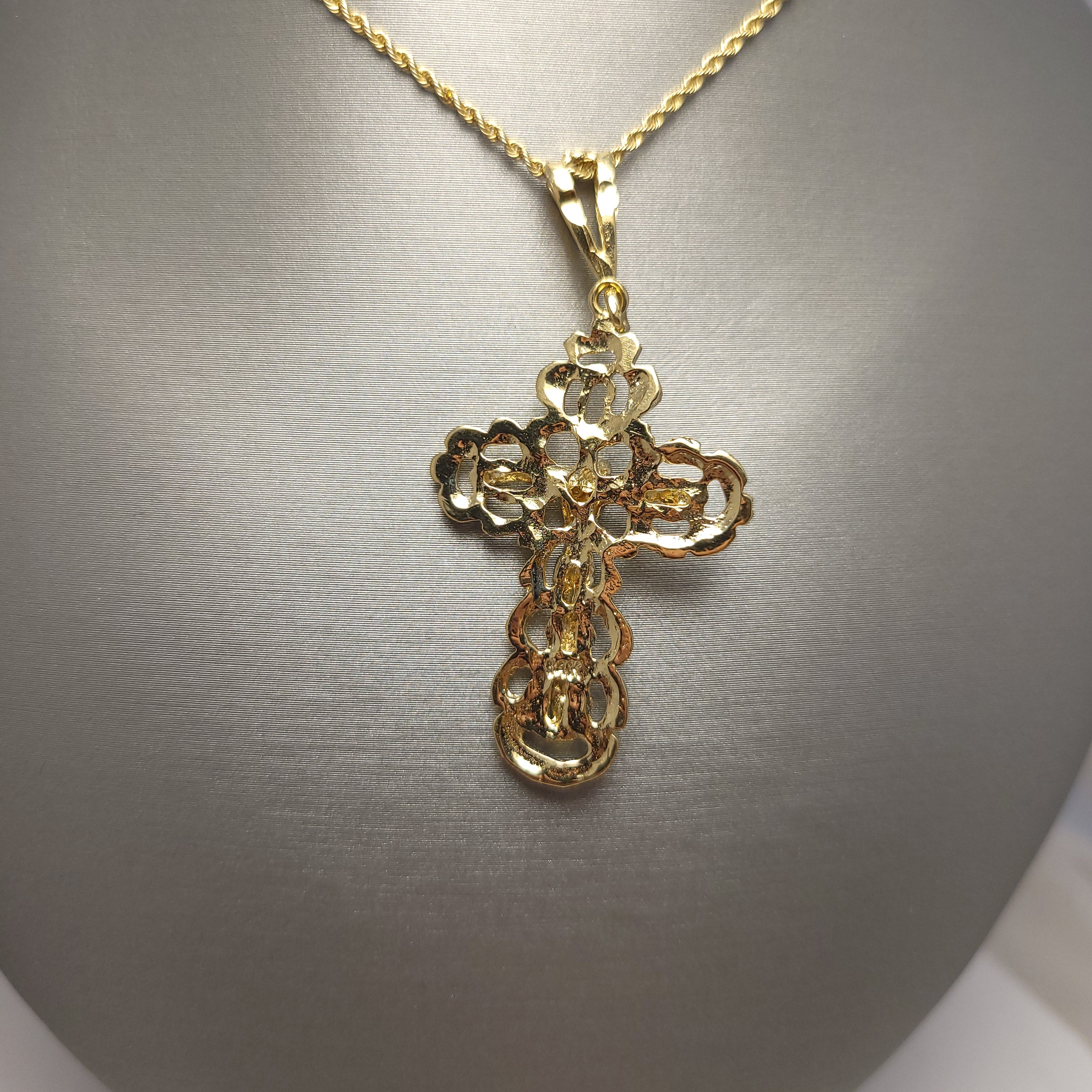 Colgante de oro de 14 quilates con forma de pepita y crucifijo