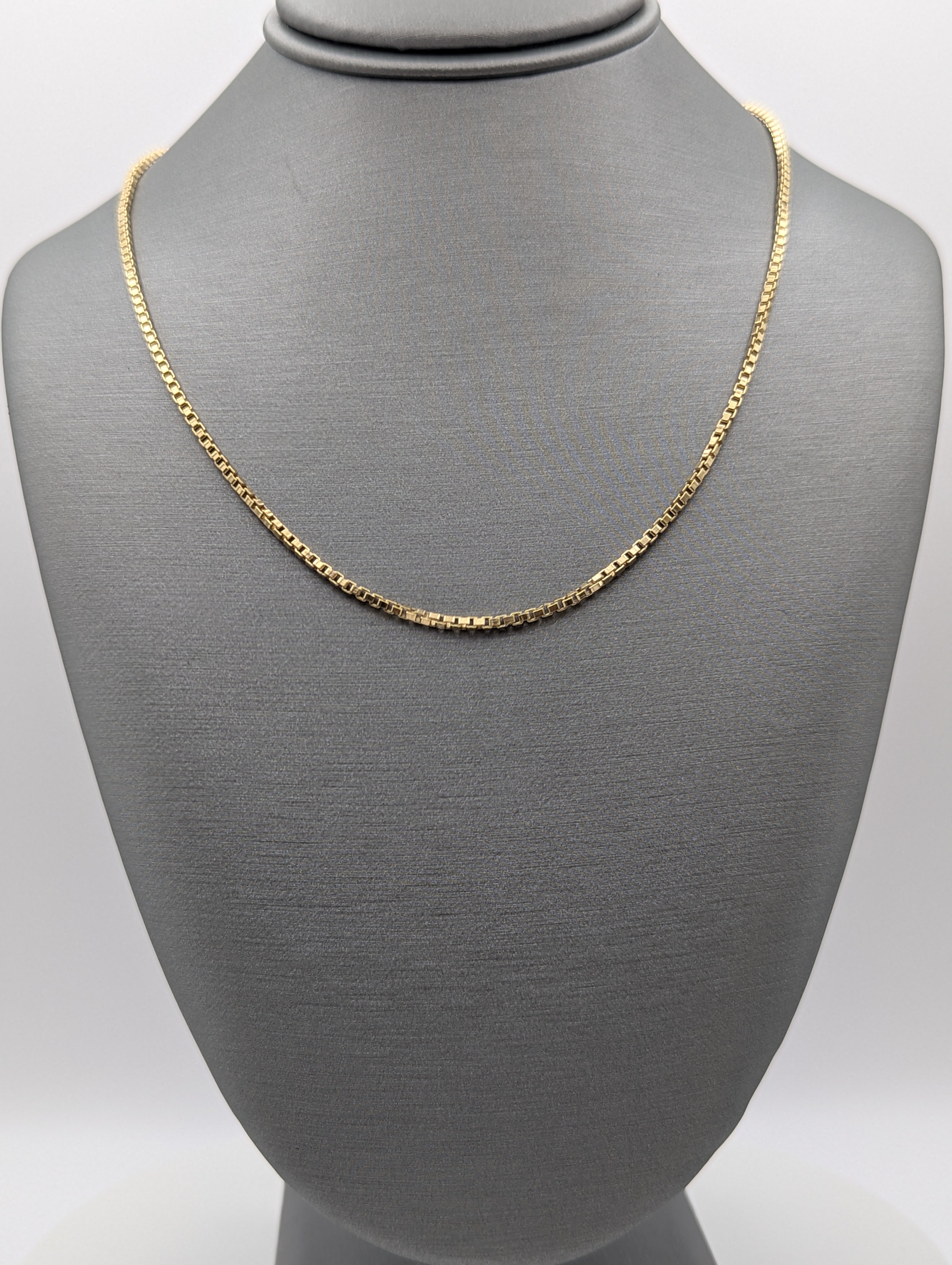 Cadena de caja de oro amarillo de 14K