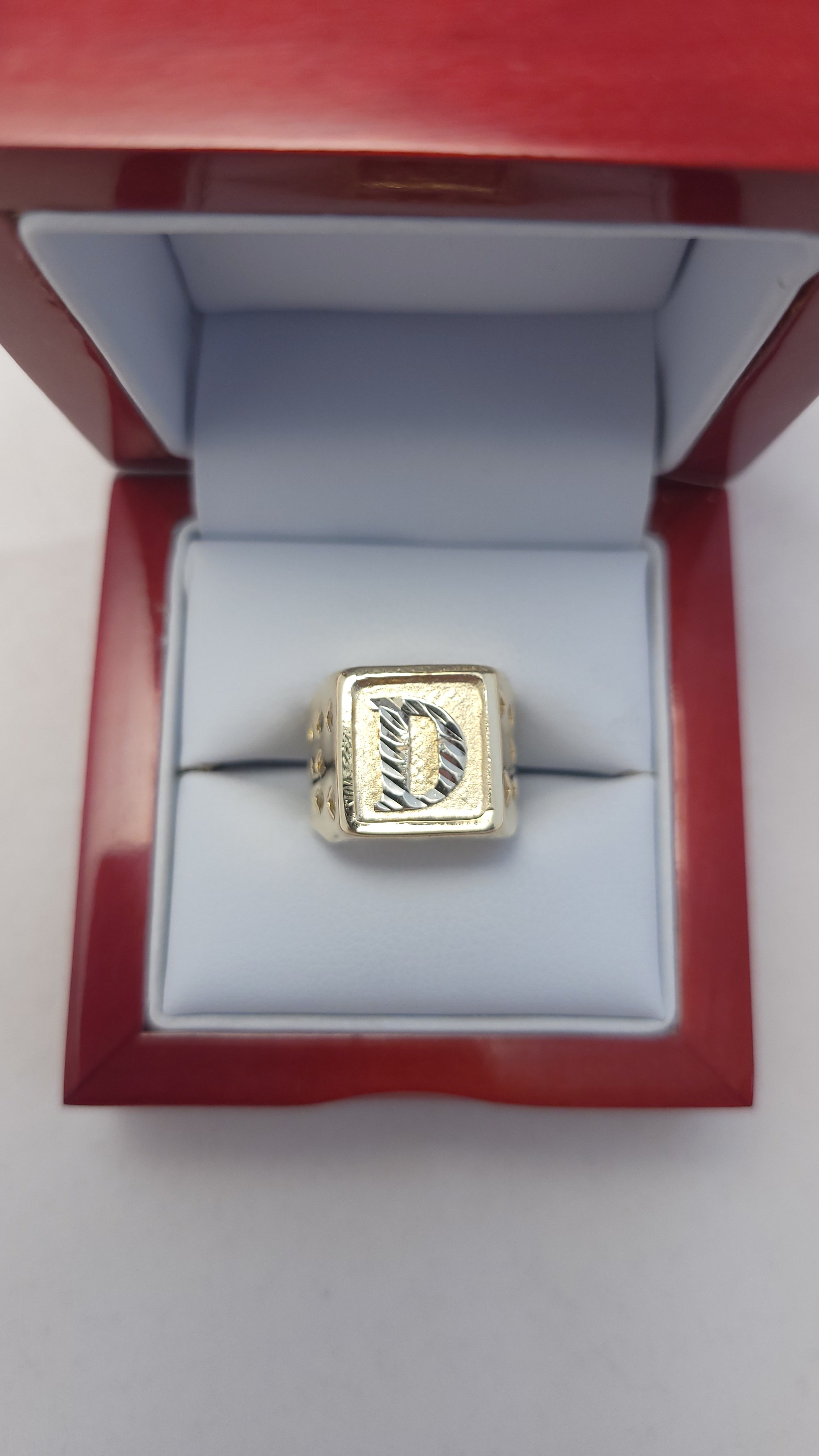 10K YG Letter "D" Ring