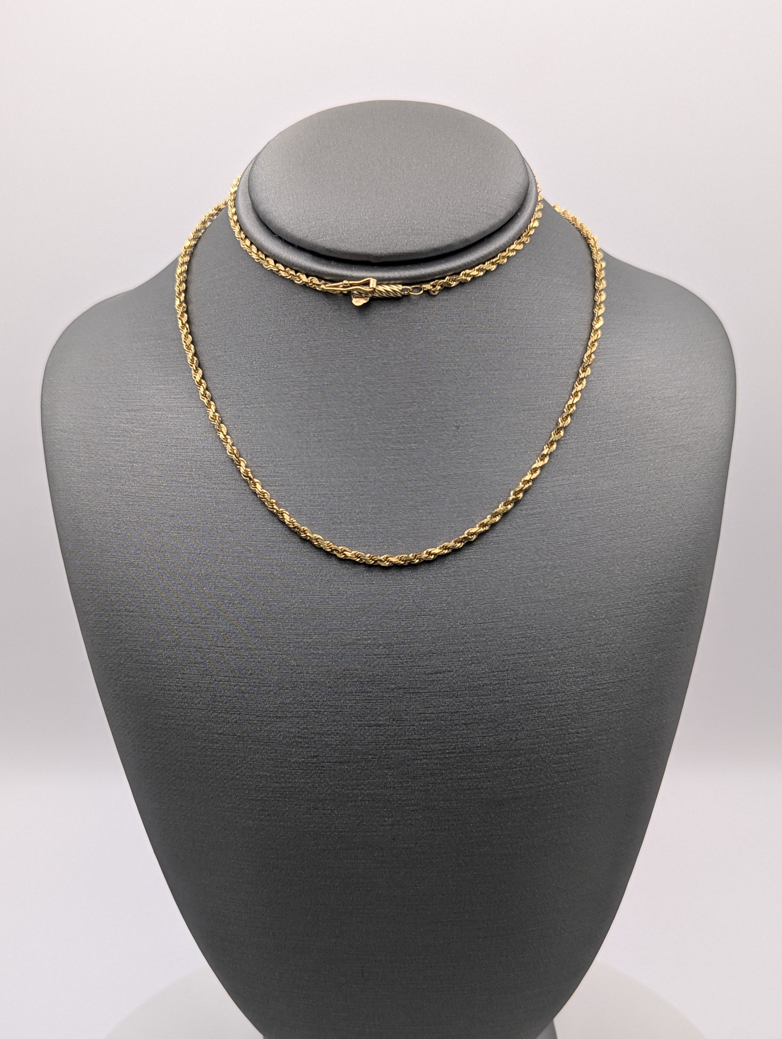Cadena de cuerda maciza de oro amarillo de 14K