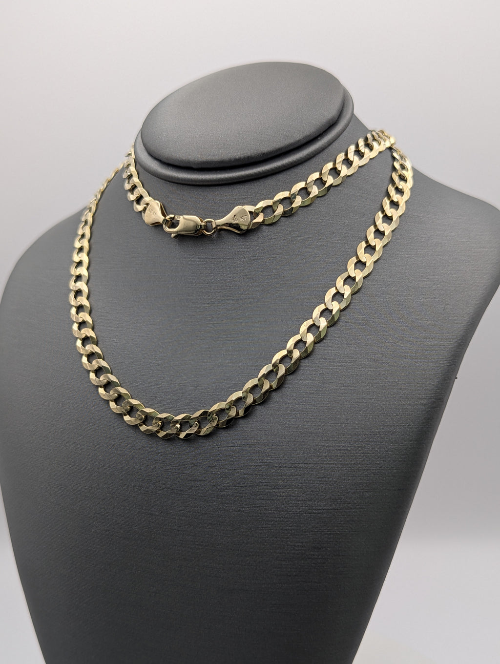 Cadena Cubana Plana Ligera de Oro Amarillo 14K