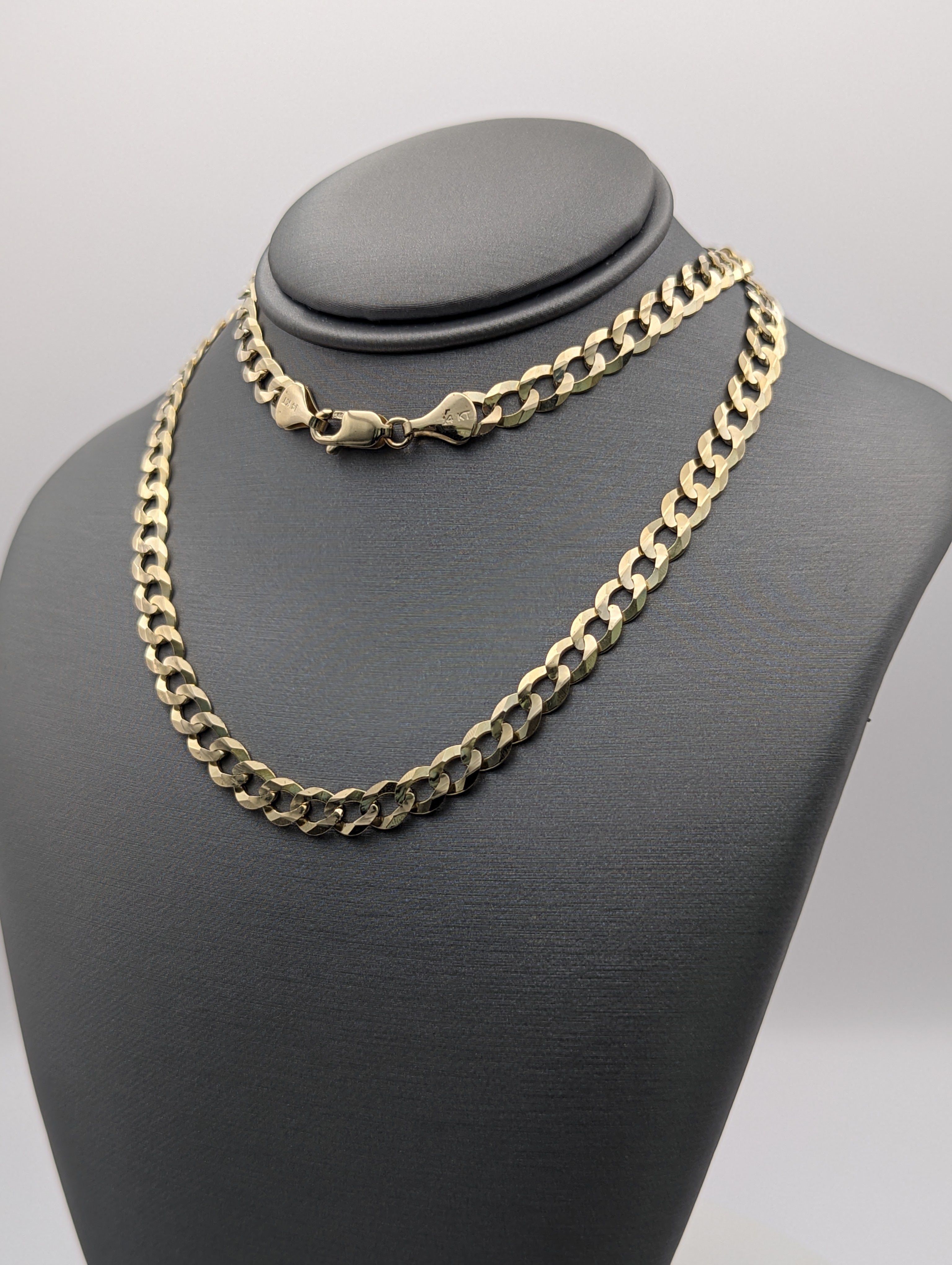 Cadena Cubana Plana Ligera de Oro Amarillo 14K