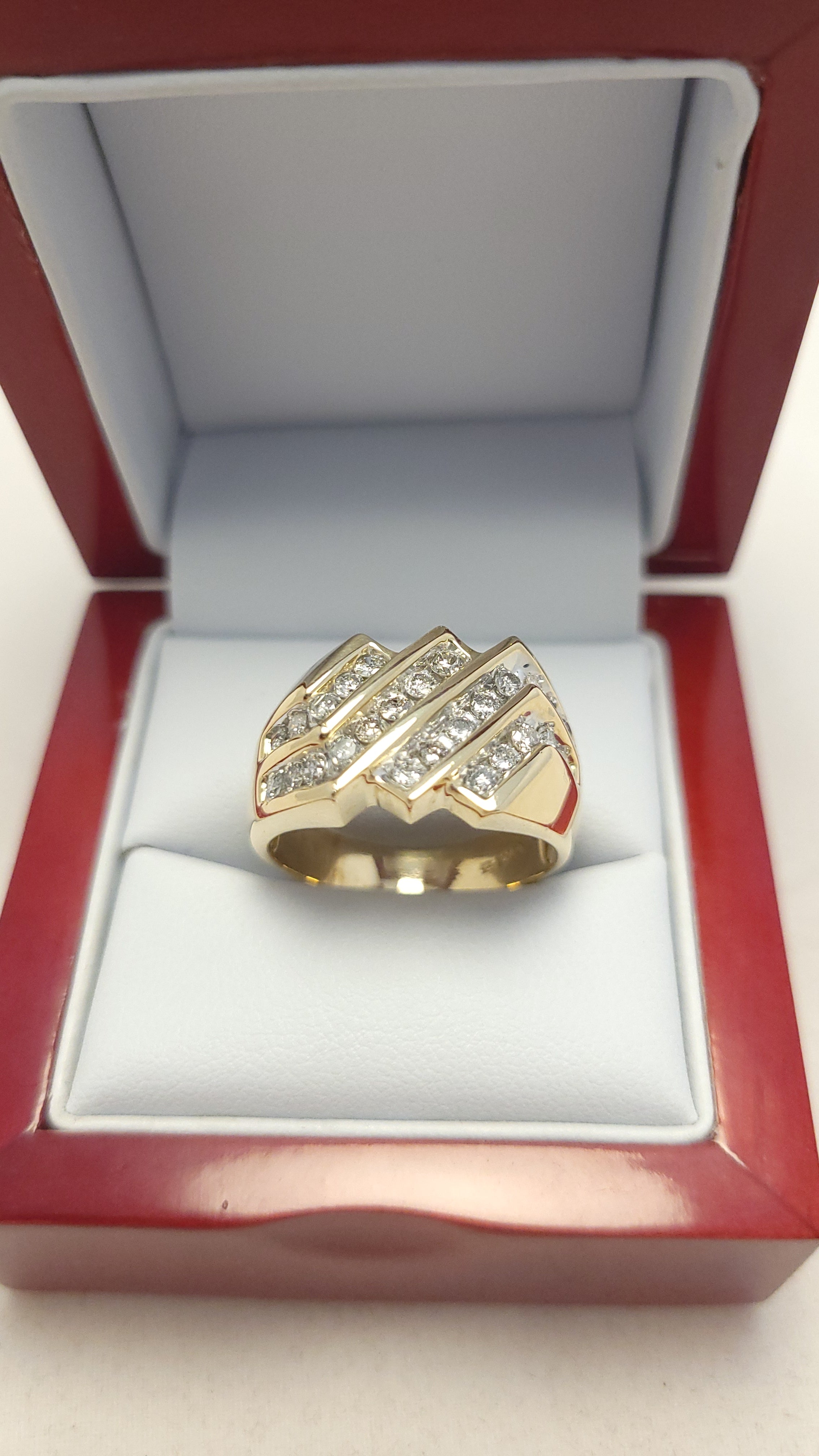 10K YG Men's Diamond Ring