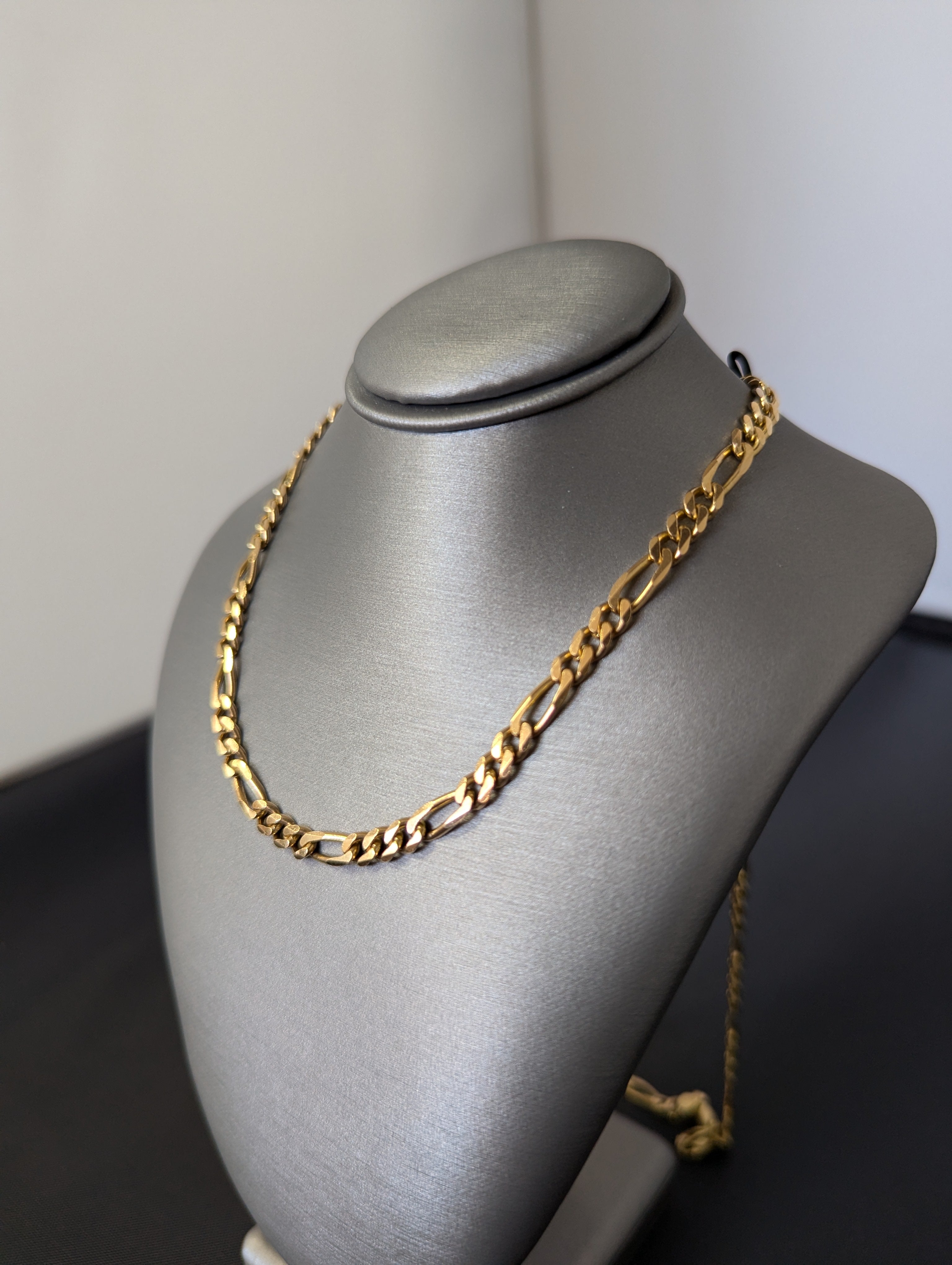 Cadena Figaro de oro amarillo de 14K