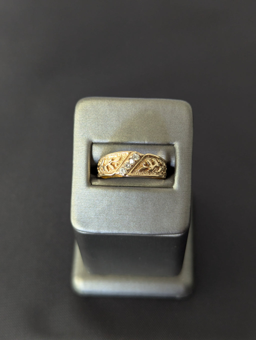 Anillo de filigrana con circonita cúbica de oro amarillo de 14K