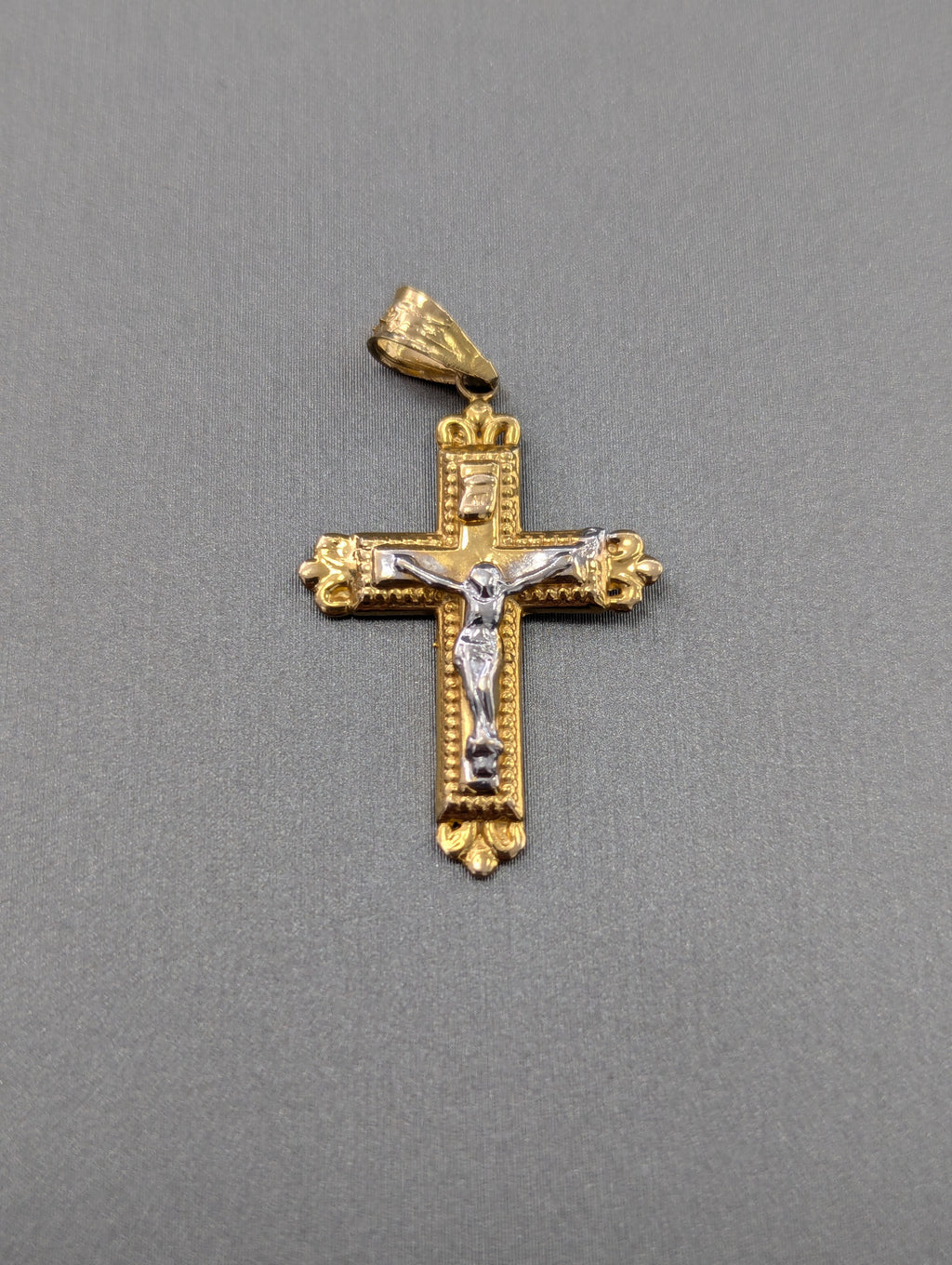 Dije Crucifijo Bicolor de Oro 14K