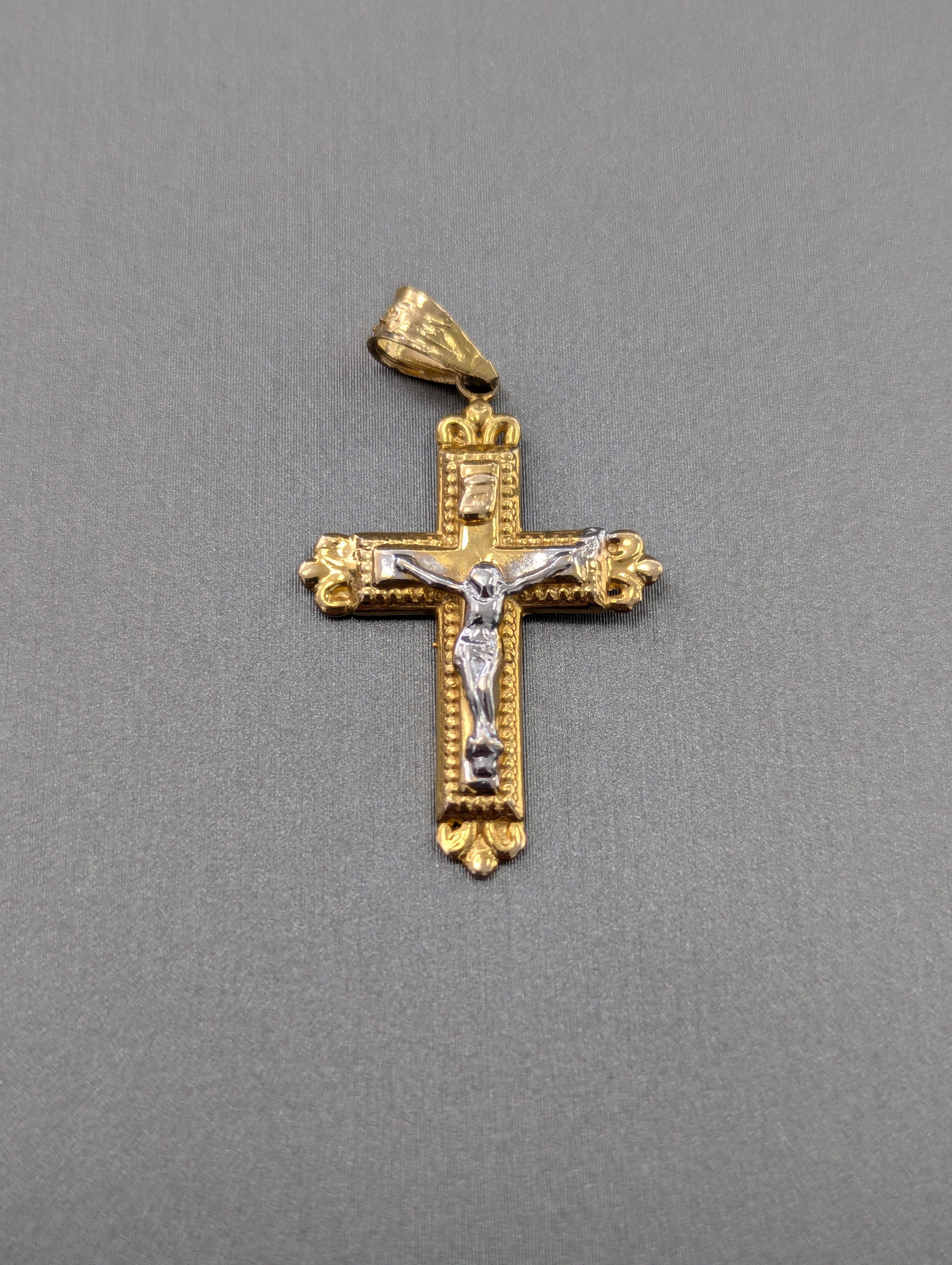 Dije Crucifijo Bicolor de Oro 14K
