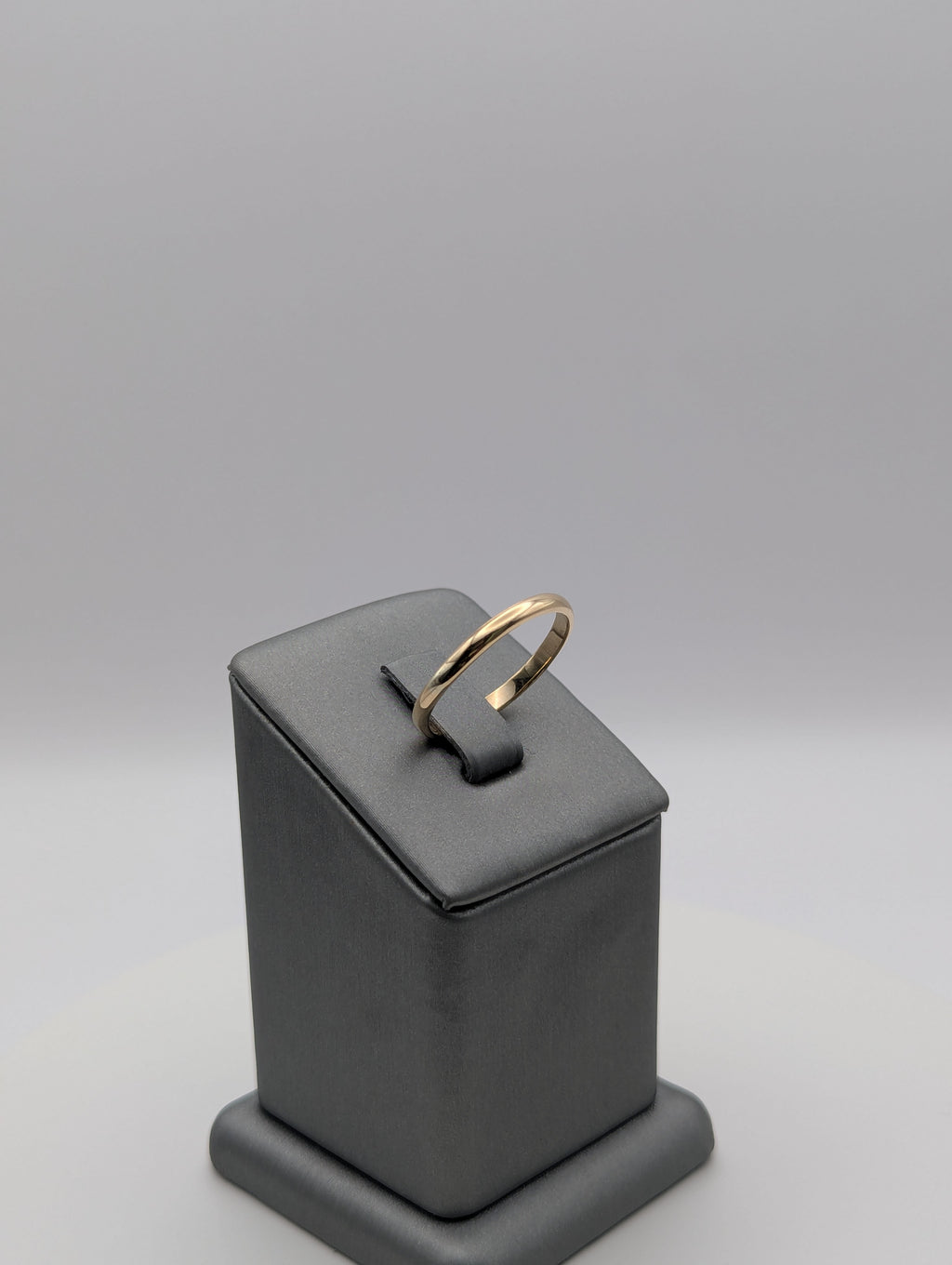 Anillo de boda de oro amarillo de 14 quilates