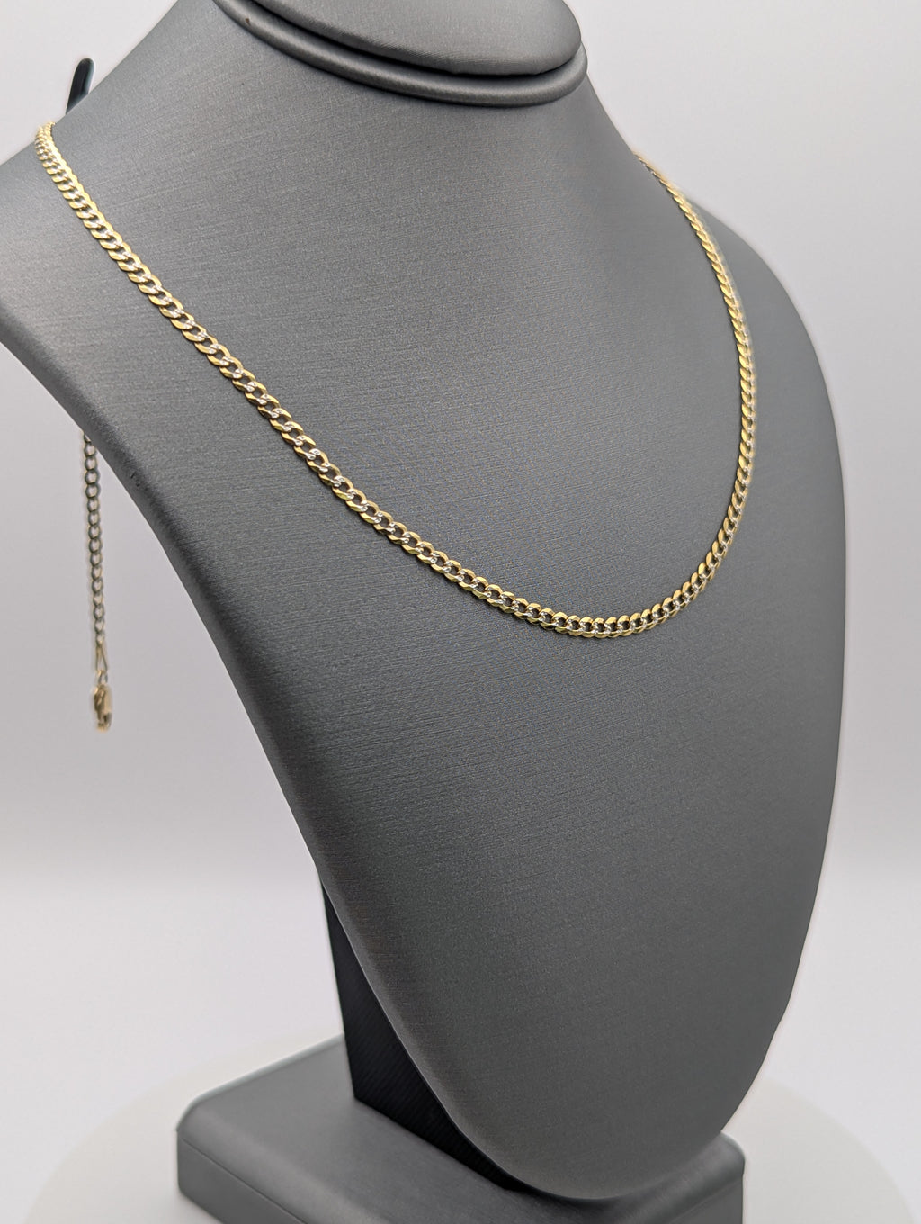 Cadena barbada de oro amarillo de 14 quilates con corte diamante