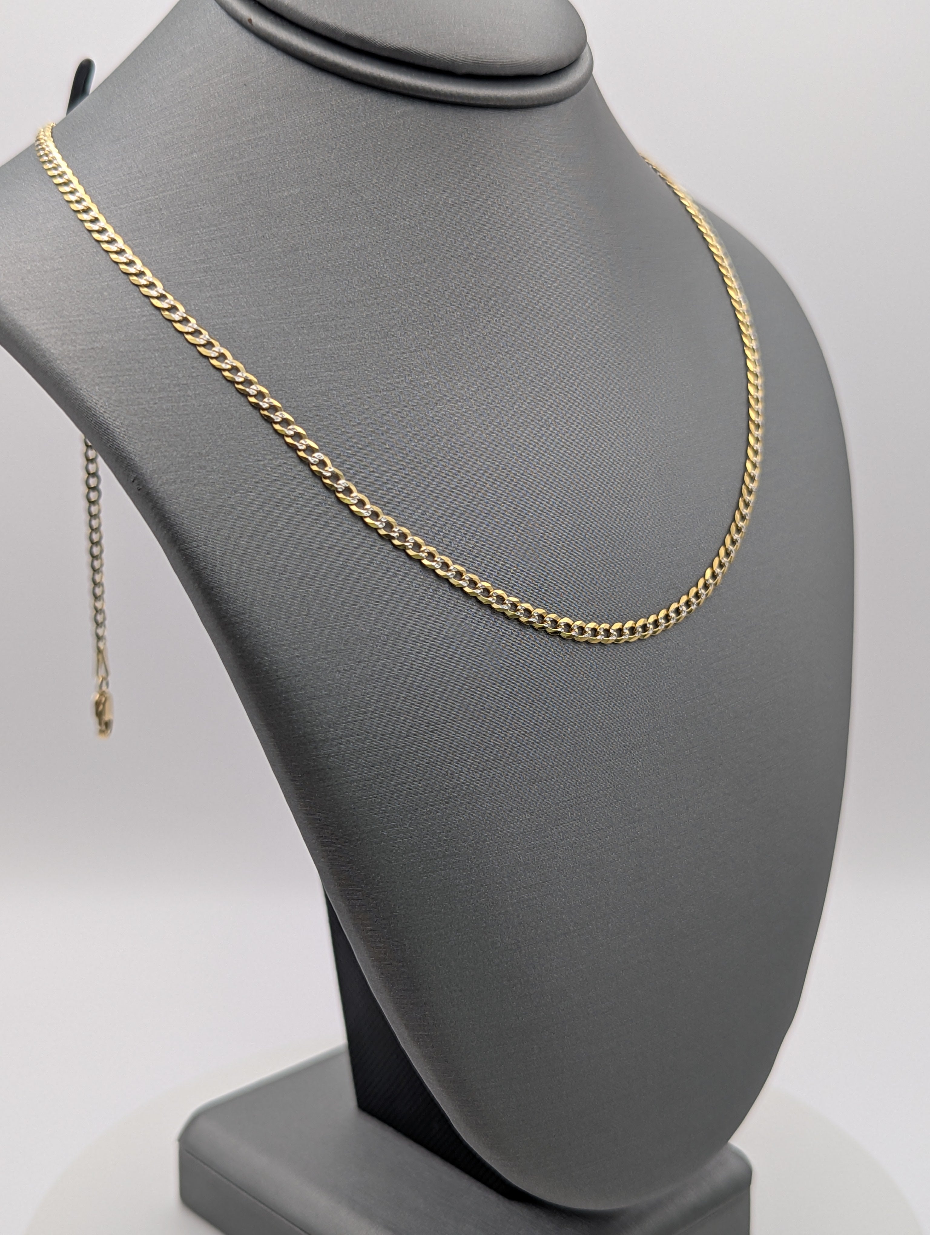 Cadena barbada de oro amarillo de 14 quilates con corte diamante