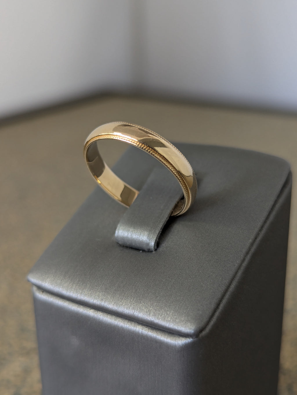 Anillo de boda de oro de 14K