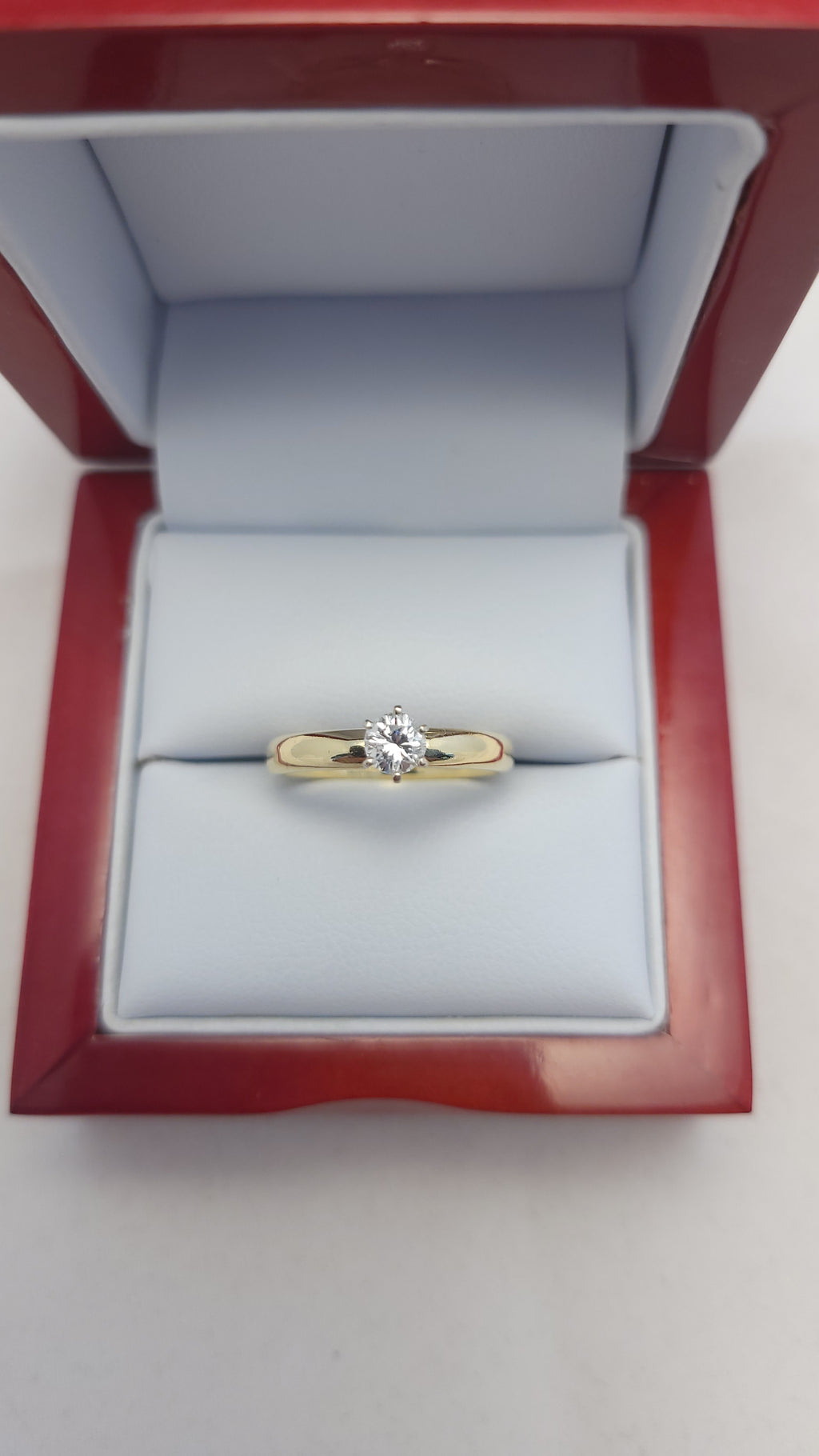 18K YG Solitaire Diamond Eng Ring
