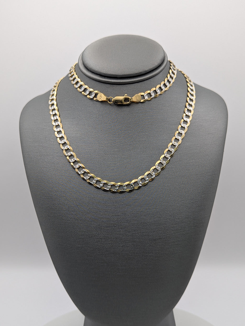 Cadena de eslabones cubanos de 14K con corte de diamante