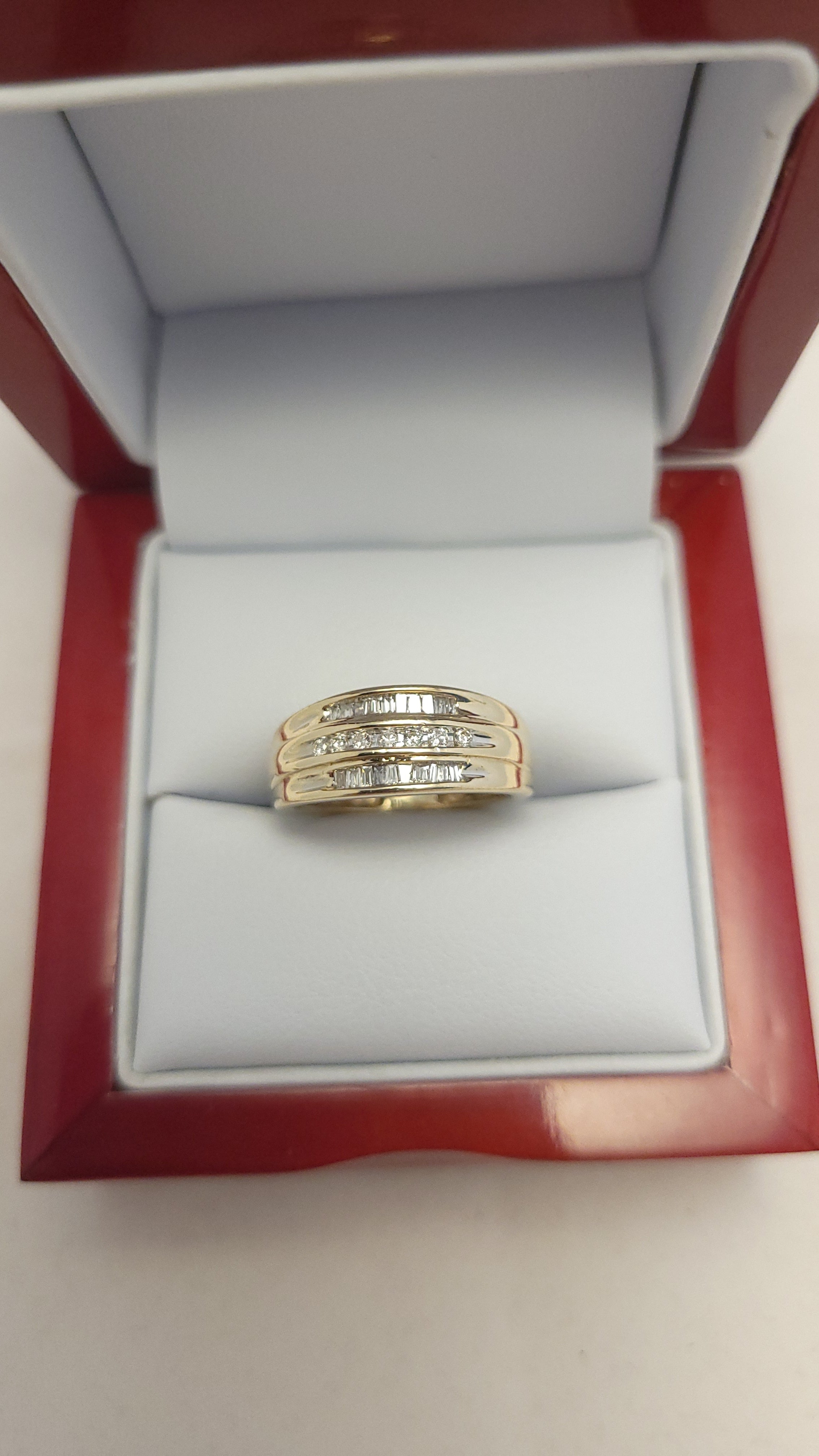 10K YG Diamond Band