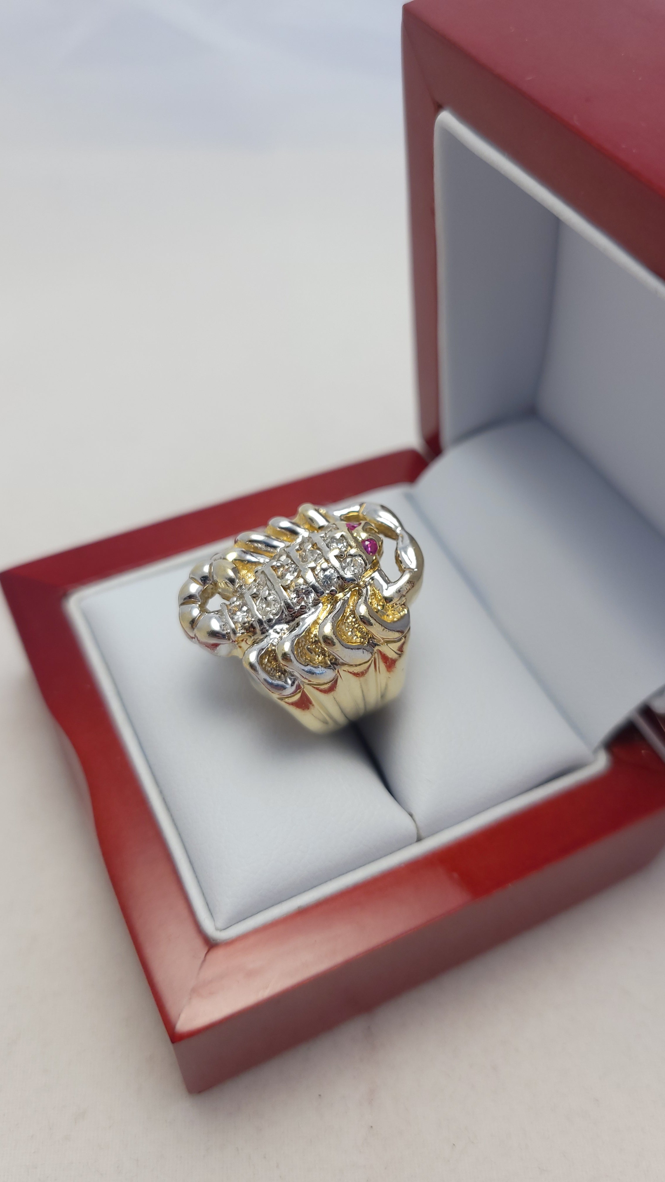 10K YG Scorpion Ring