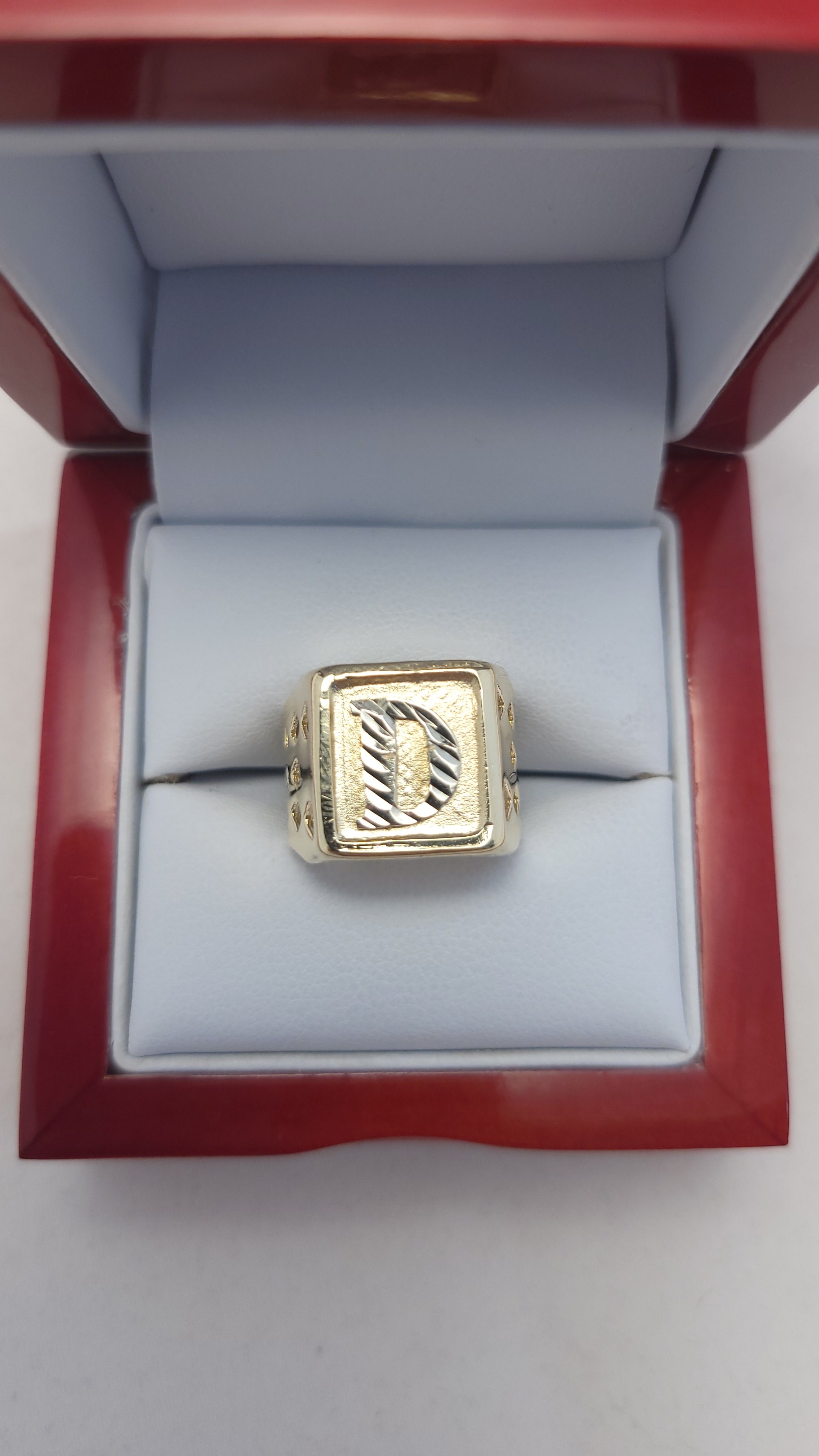 10K YG Letter "D" Ring