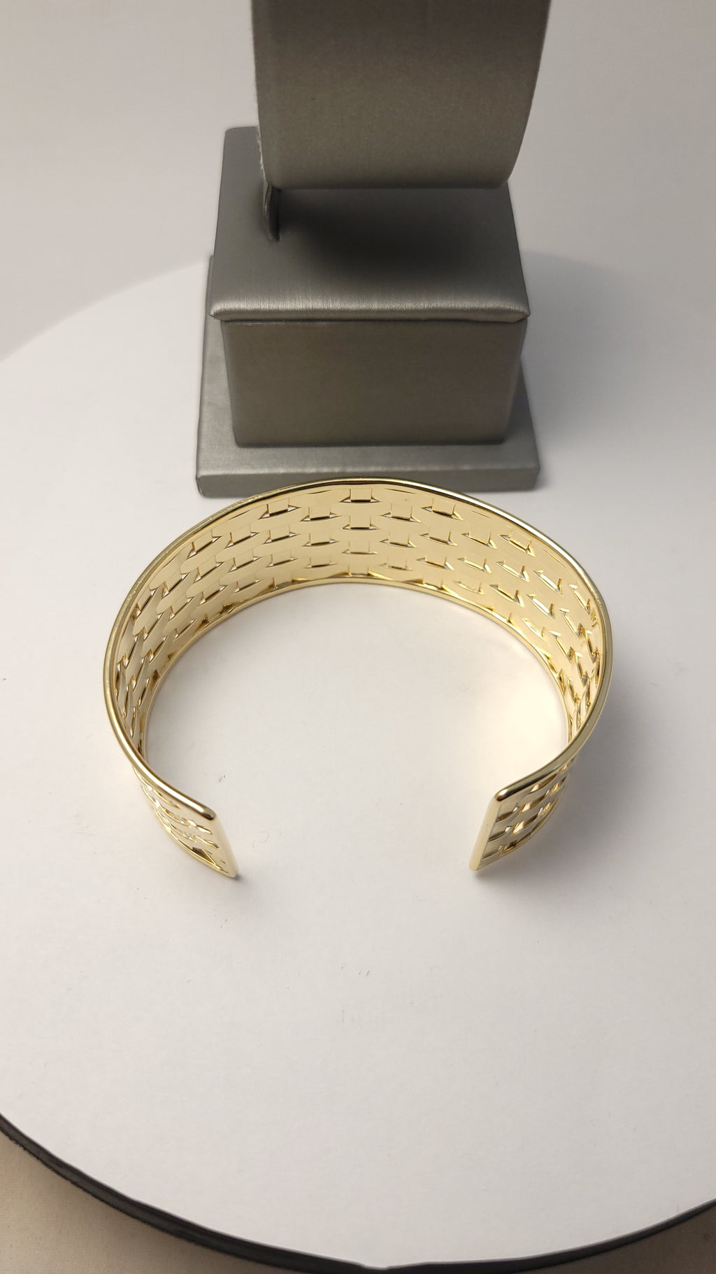 Brazalete tejido de oro amarillo de 14 quilates