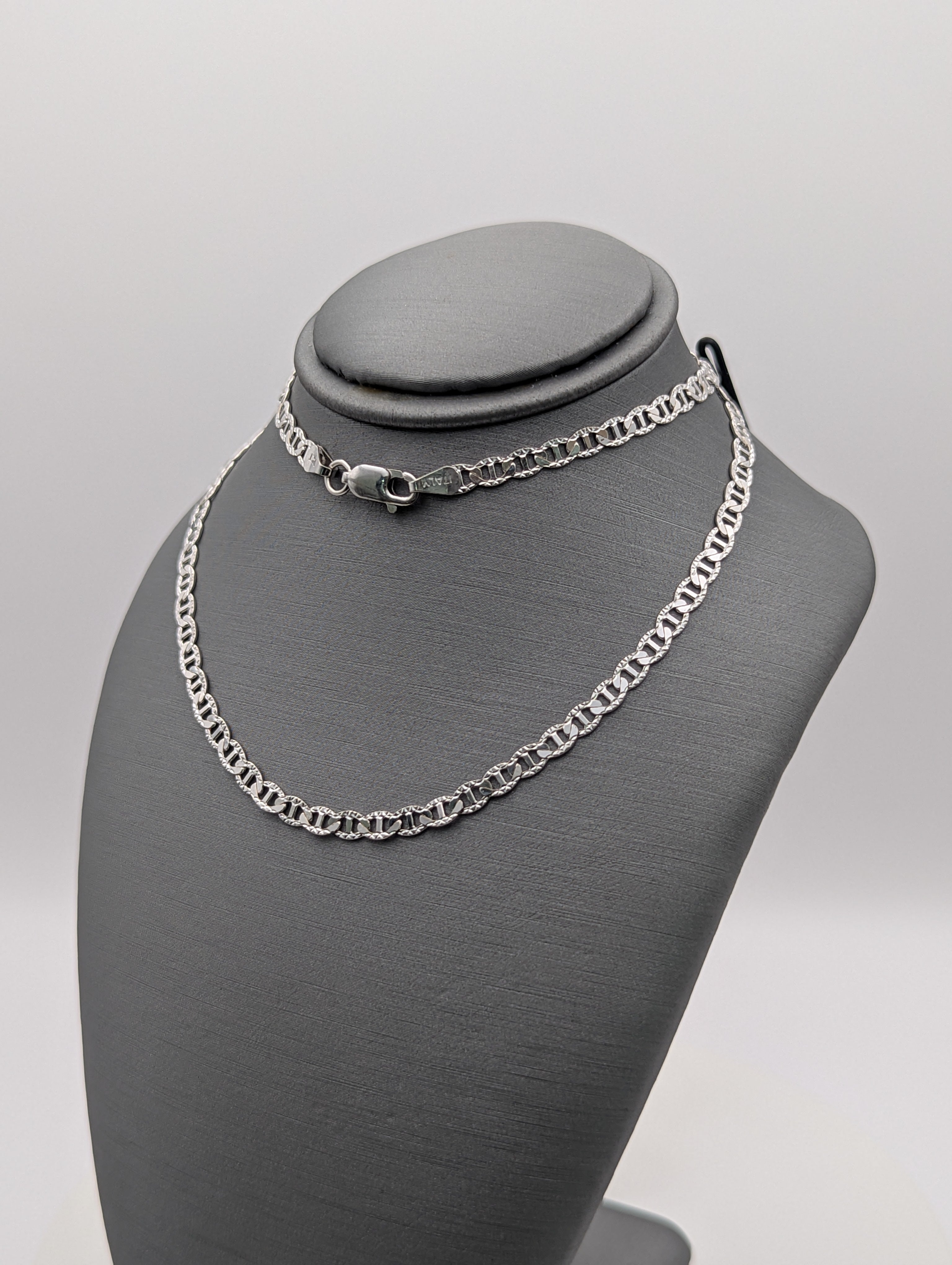 Cadena Marinera con Corte Diamantado de Oro Blanco de 14K
