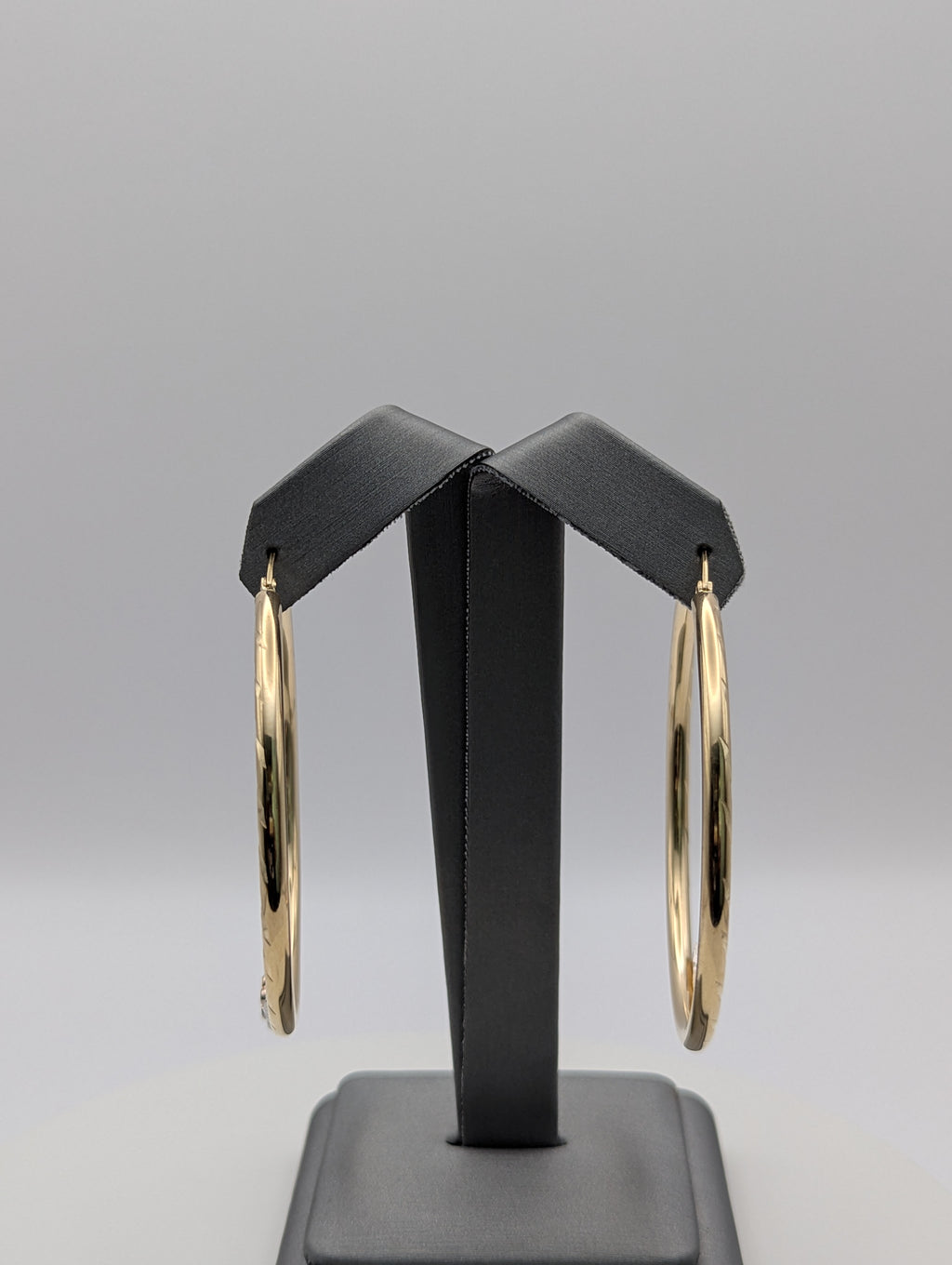 Pendientes de aro de flor con corte diamante tricolor de 14K