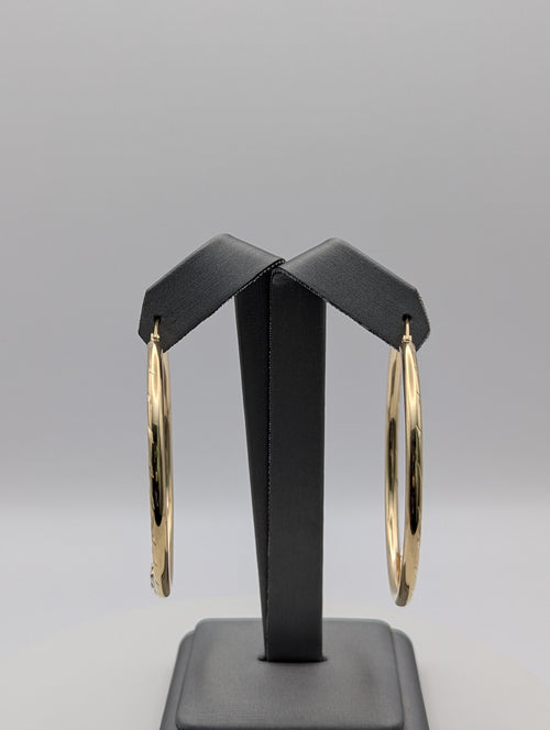 Pendientes de aro de flor con corte diamante tricolor de 14K