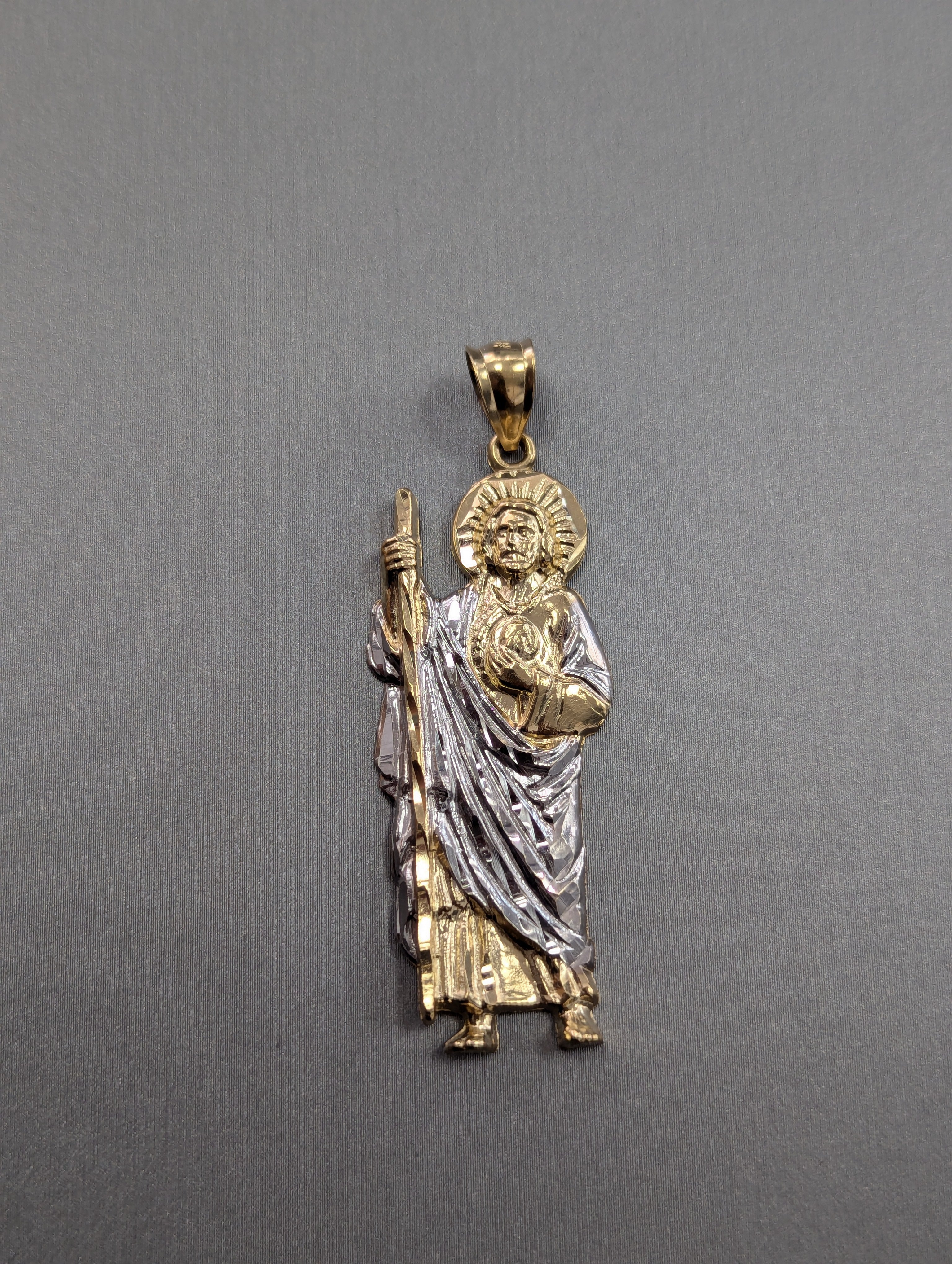 Colgante de San Judas Tadeo de dos tonos y 14K con corte de diamante