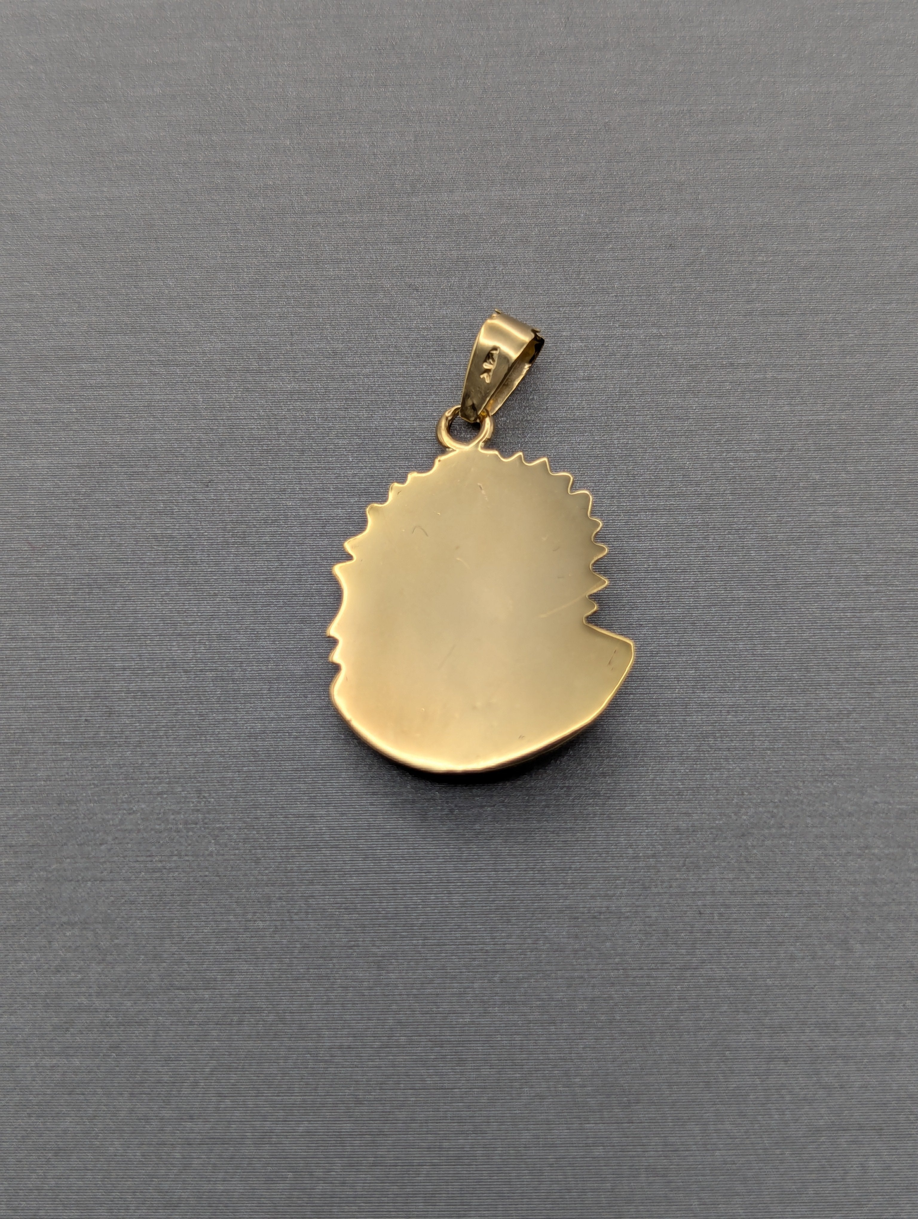 Colgante de cabeza de Jesús de oro amarillo de 14K