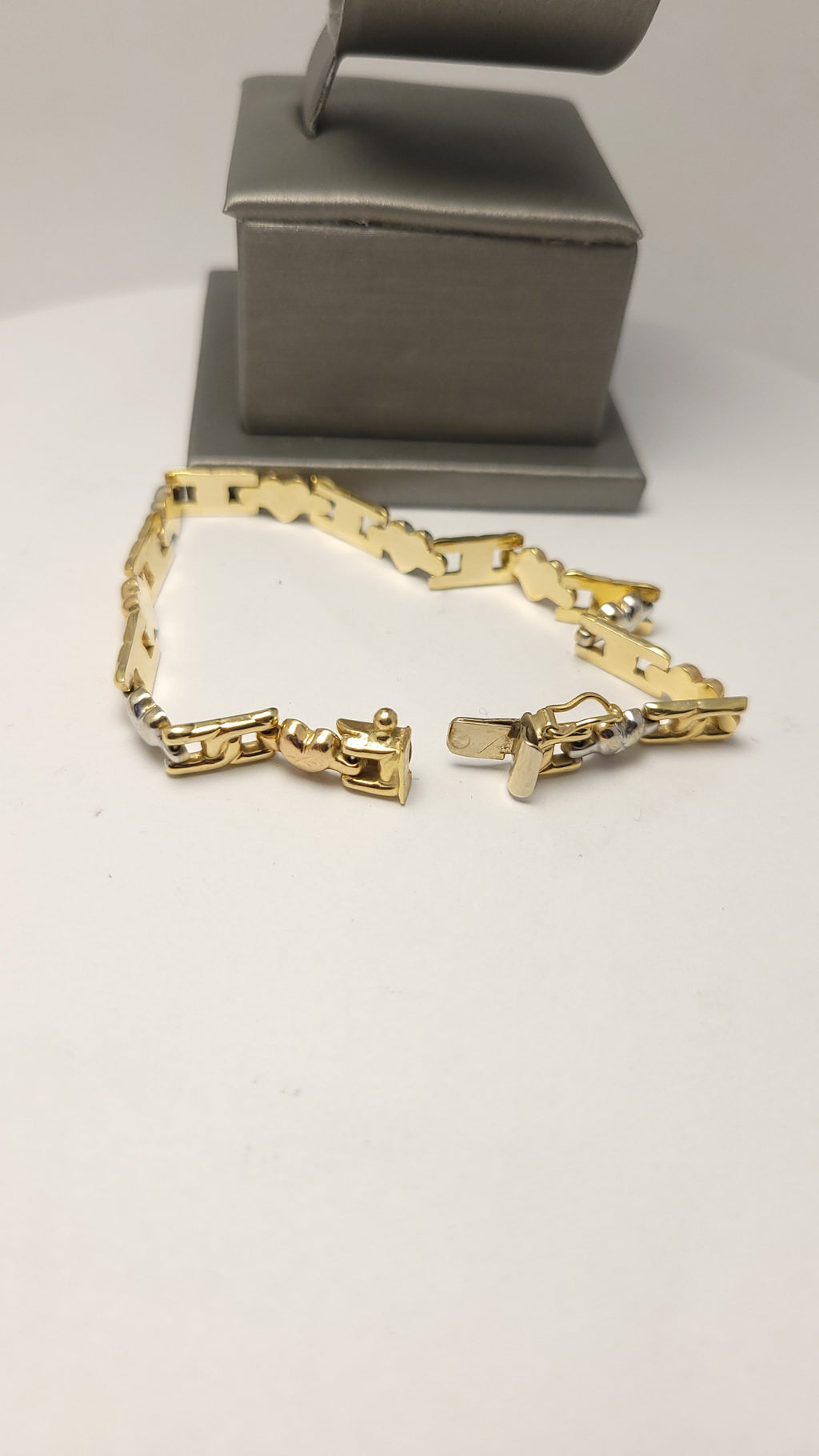 Pulsera de corazón tricolor de 14K