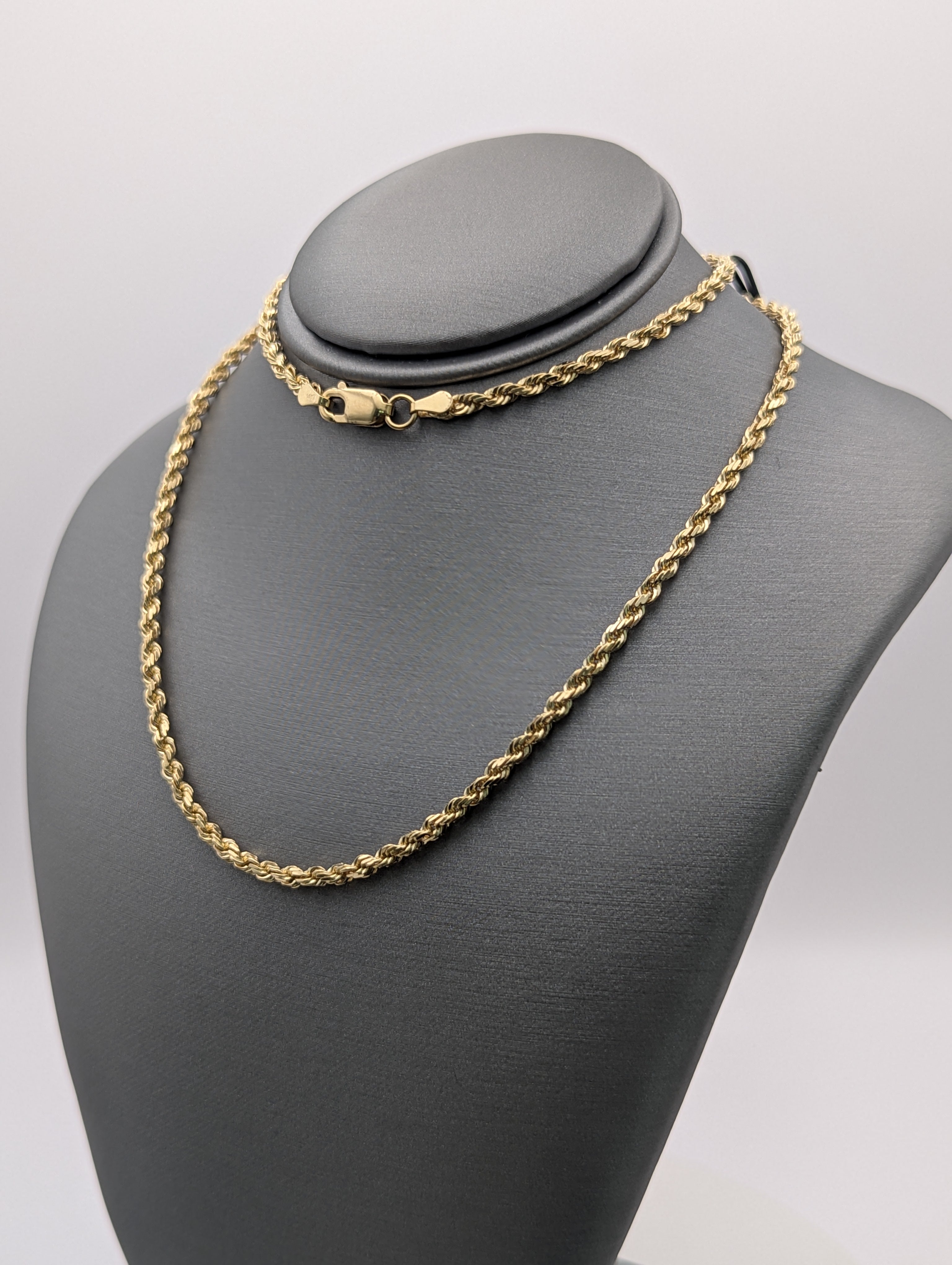 Cadena de cuerda maciza de oro amarillo de 14K