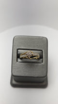 Anillo de Diamantes de Fantasía de 10K con la palabra "Love"