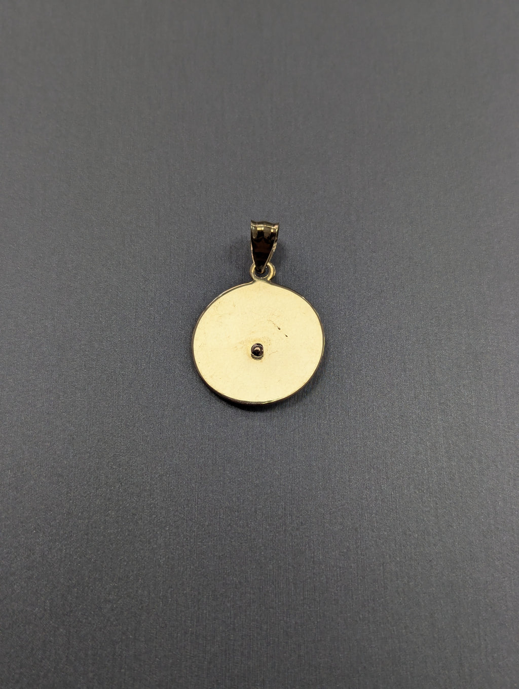 Colgante de cruz troquelado de 14K de dos tonos