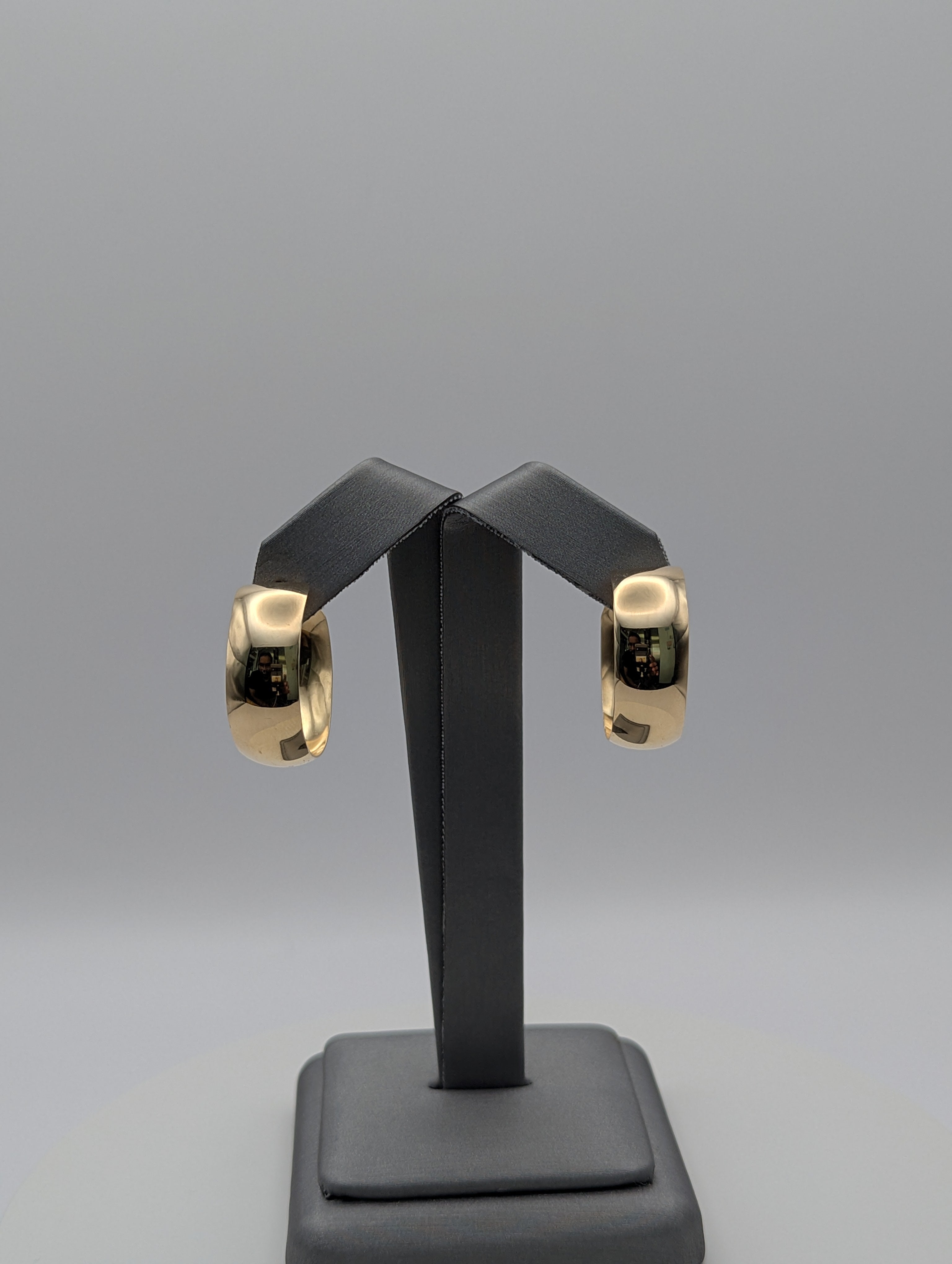 14K YG Hoop Earrings