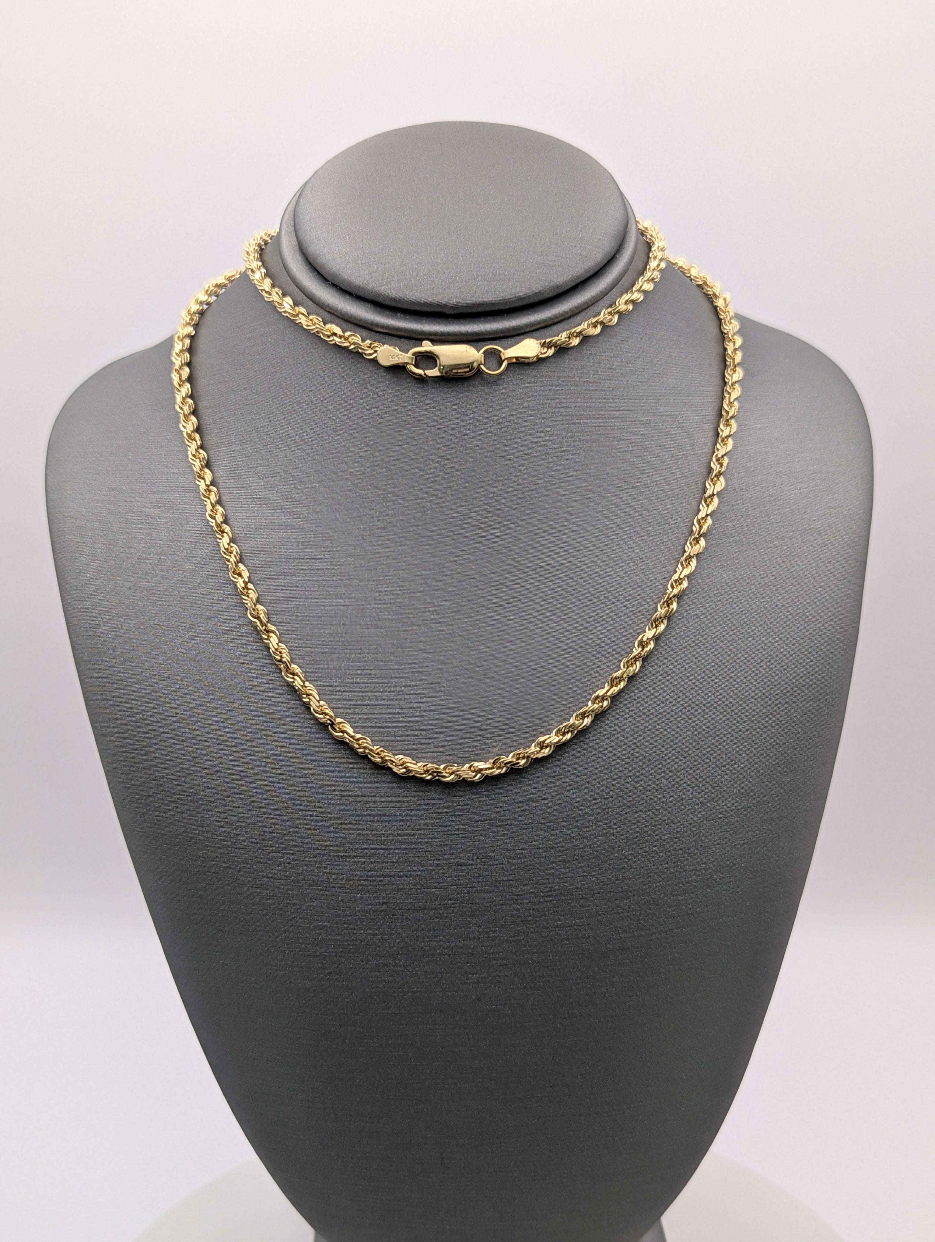Cadena de cuerda maciza de oro amarillo de 14K