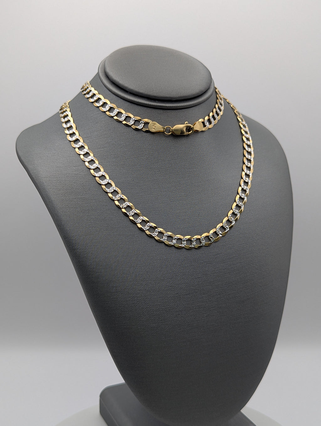 Cadena de eslabones cubanos de 14K con corte de diamante