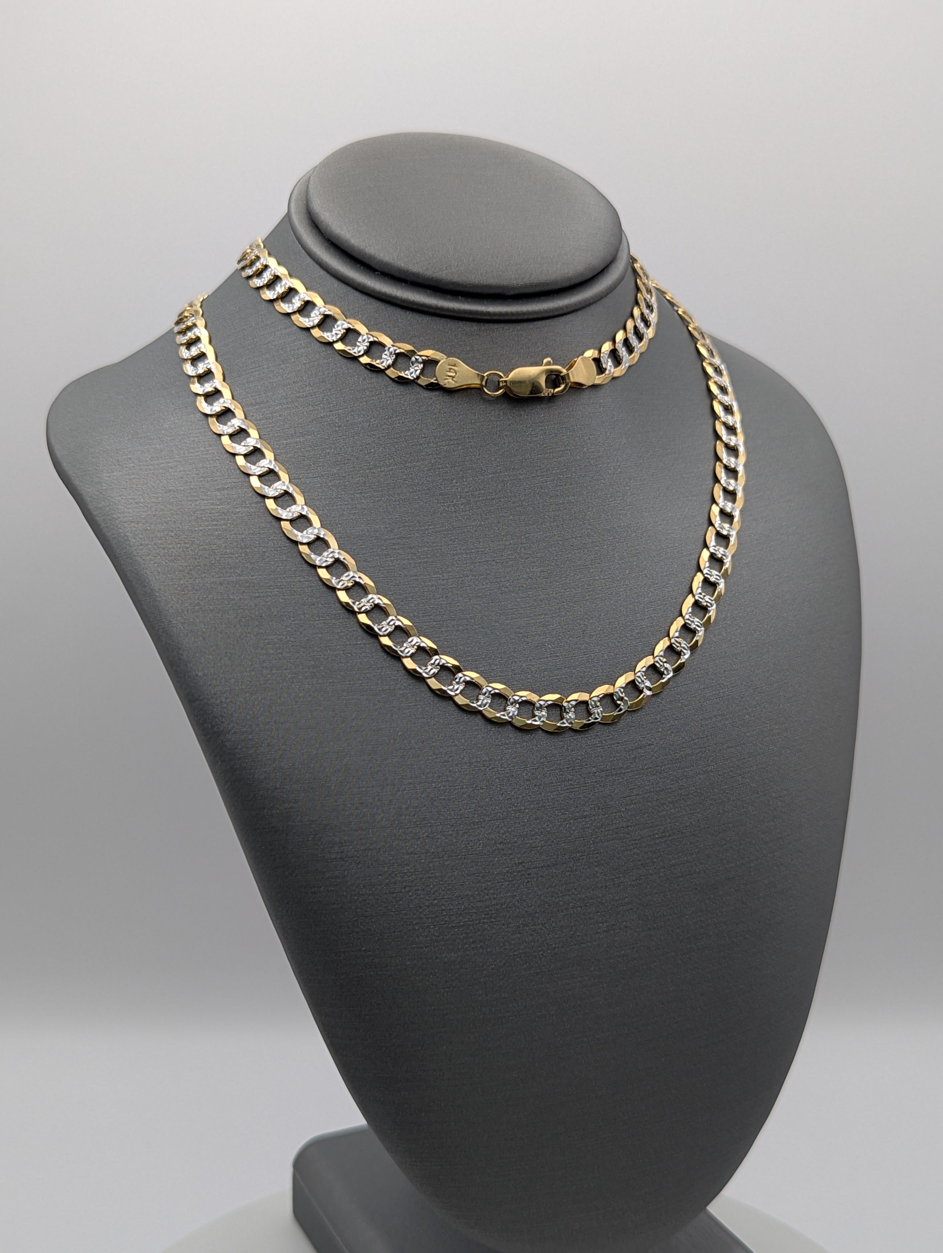 Cadena de eslabones cubanos de 14K con corte de diamante