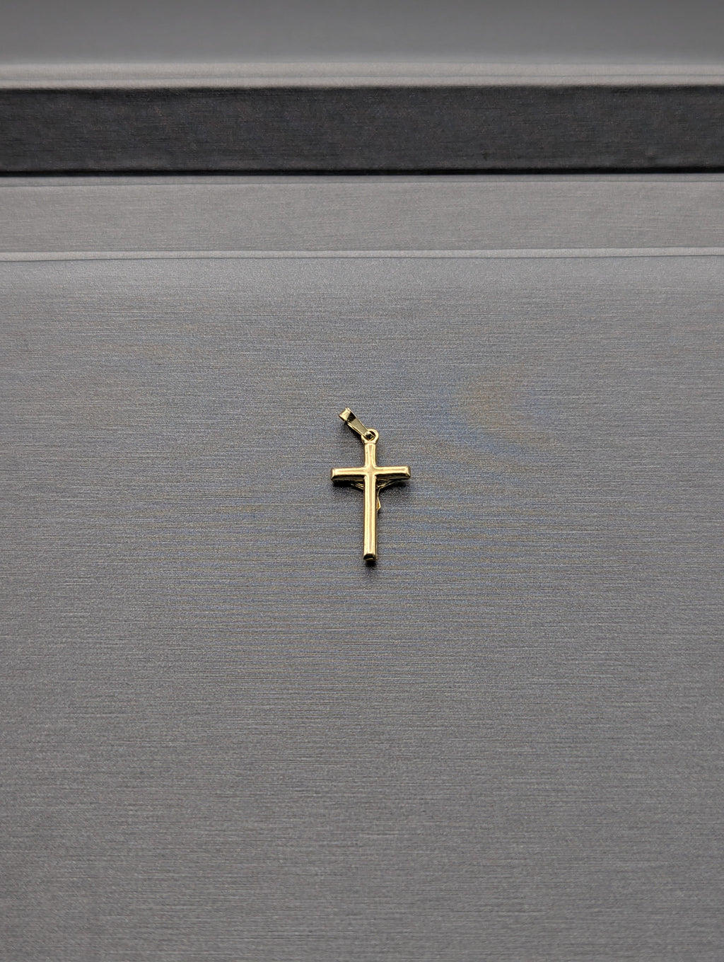 Colgante Crucifijo de Oro Amarillo de 14K
