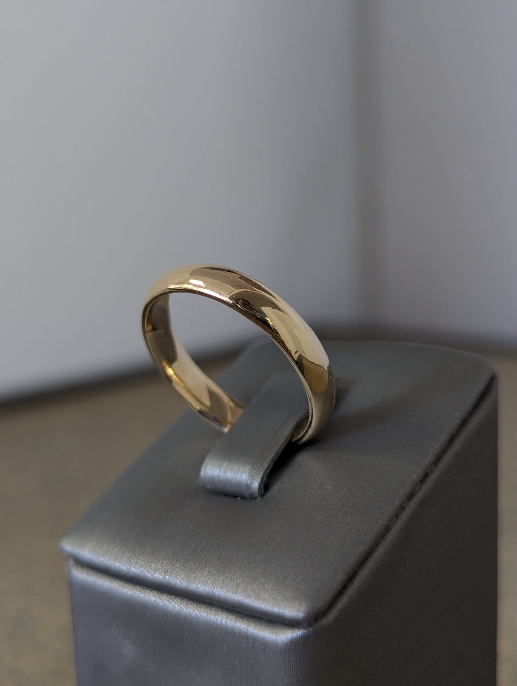 Anillo de boda de oro de 14 quilates