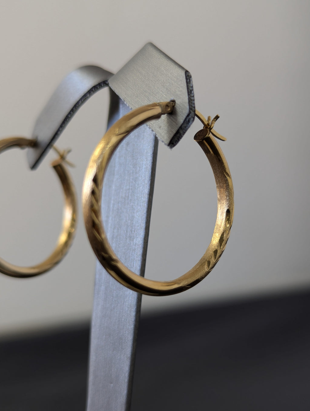 Pendientes de aro de oro amarillo de 14K