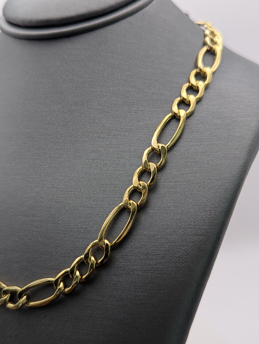 Cadena Figaro hueca de oro amarillo de 14K