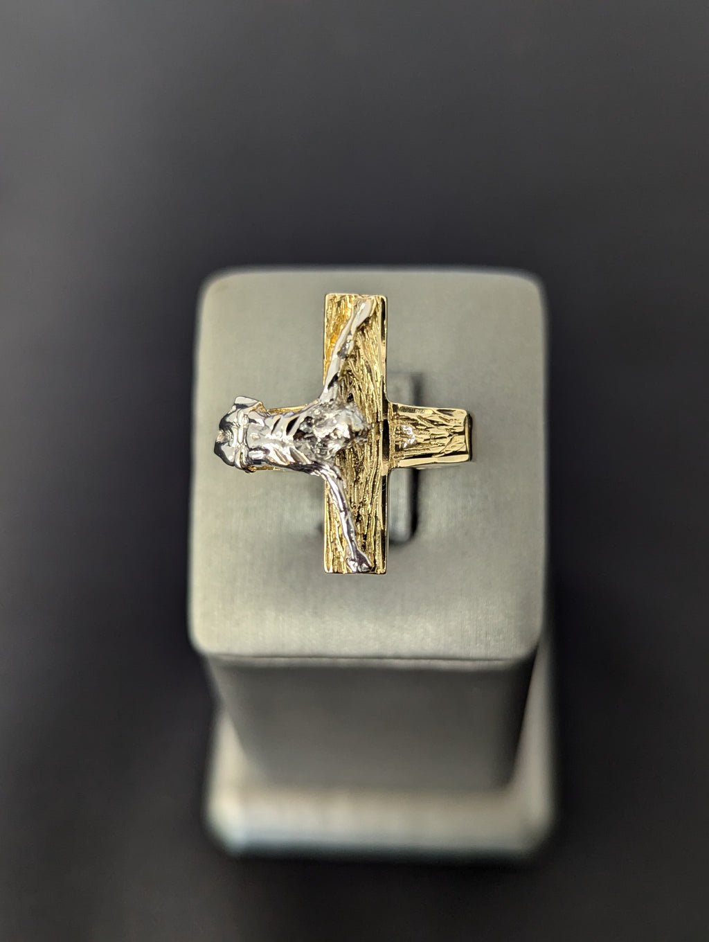 Anillo de cruz de Jesús bicolor de 14K