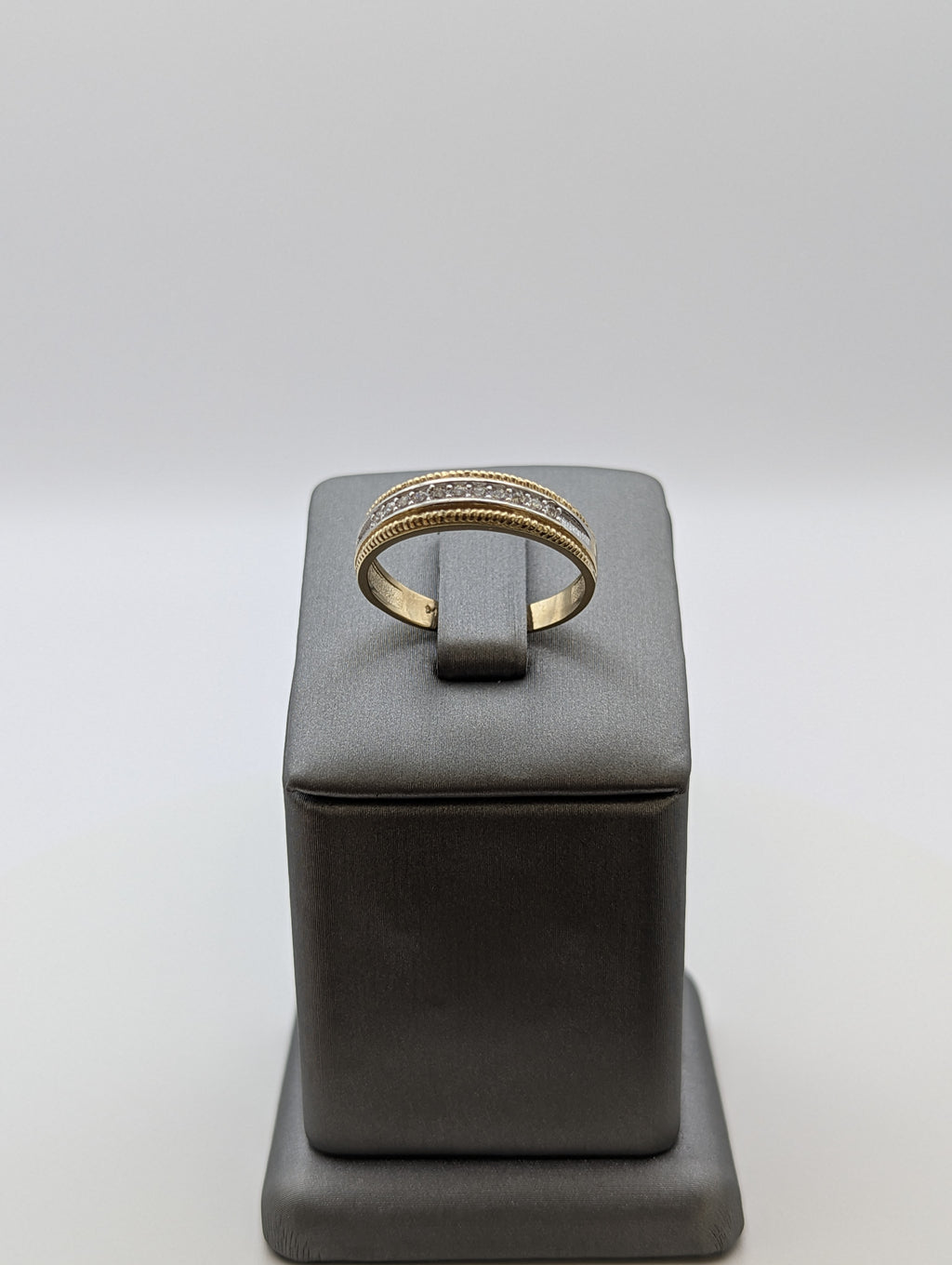 Anillo de boda de circonita cúbica de oro de 14 quilates amarillo/blanco