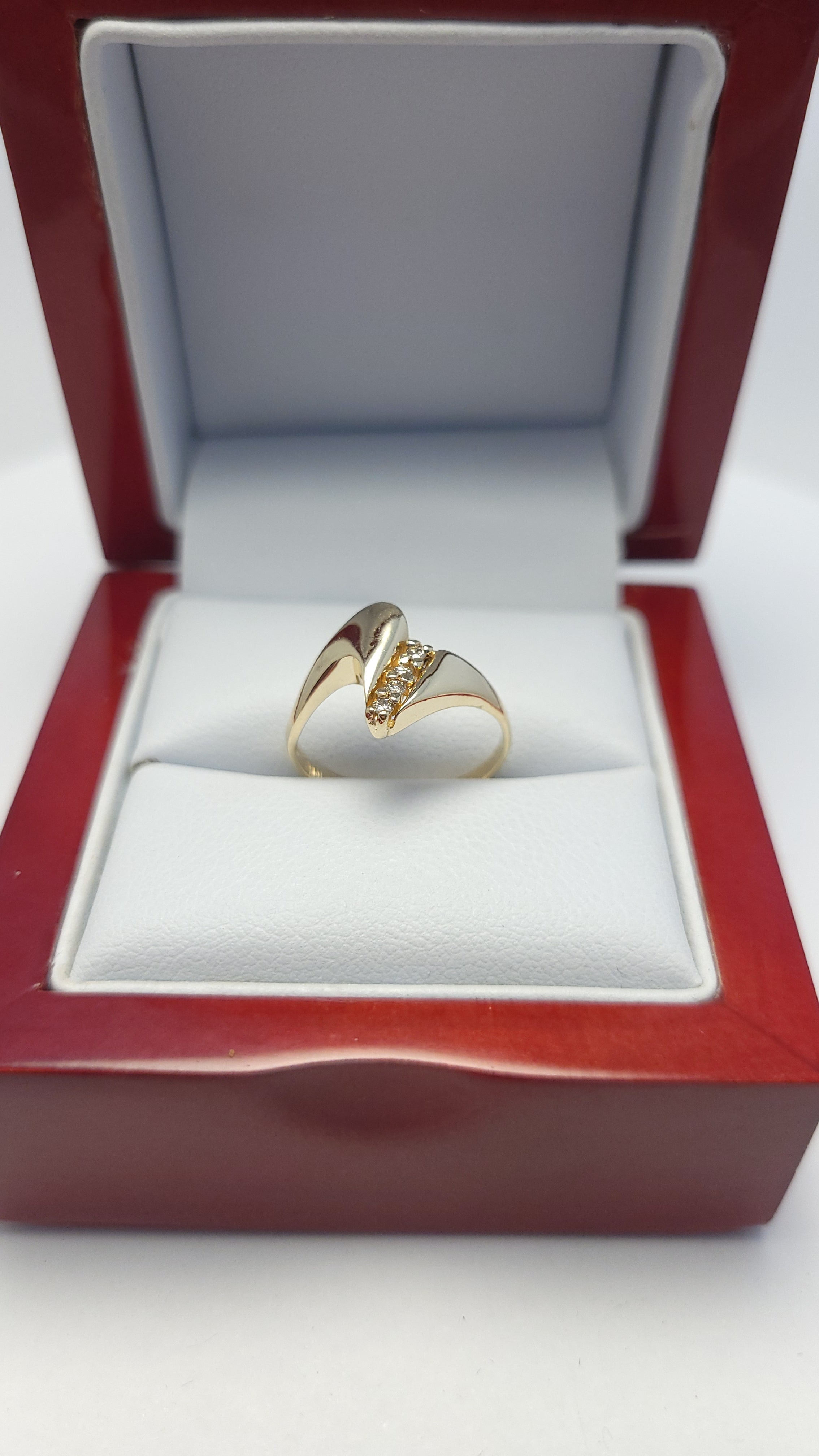 10K YG Fancy Diamond Ring