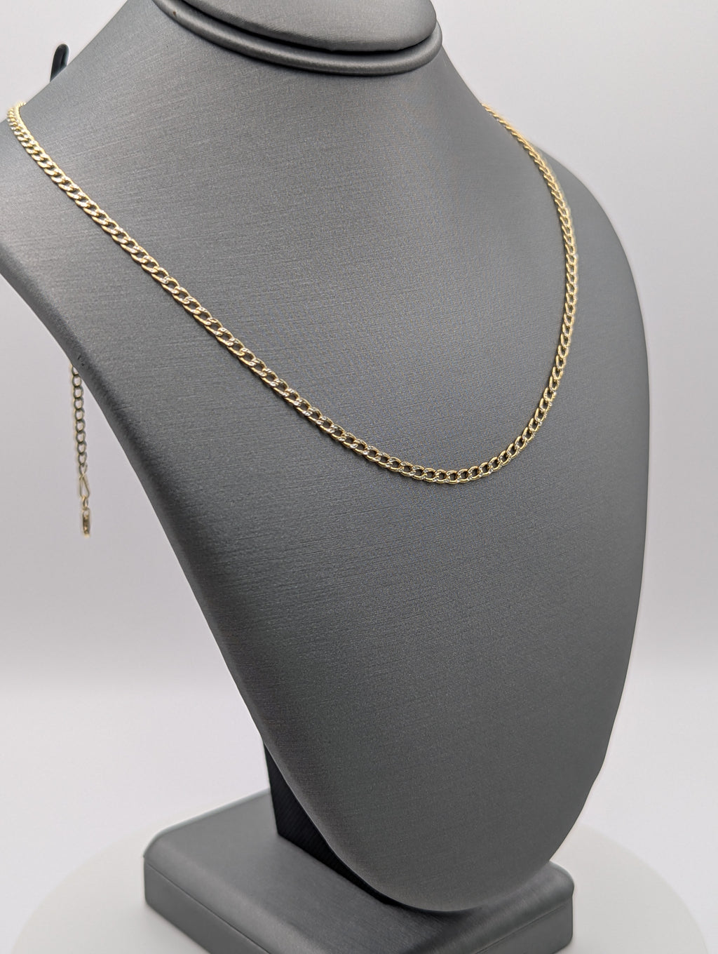 Cadena barbada corte diamante de oro amarillo de 14K
