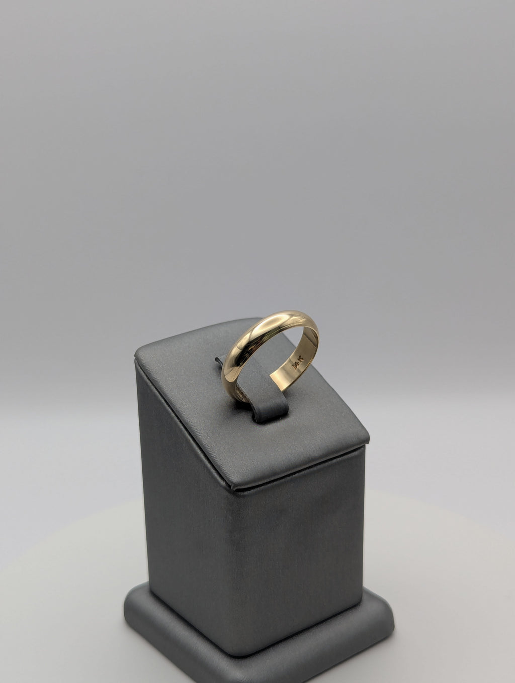 Anillo de boda de oro amarillo de 14K
